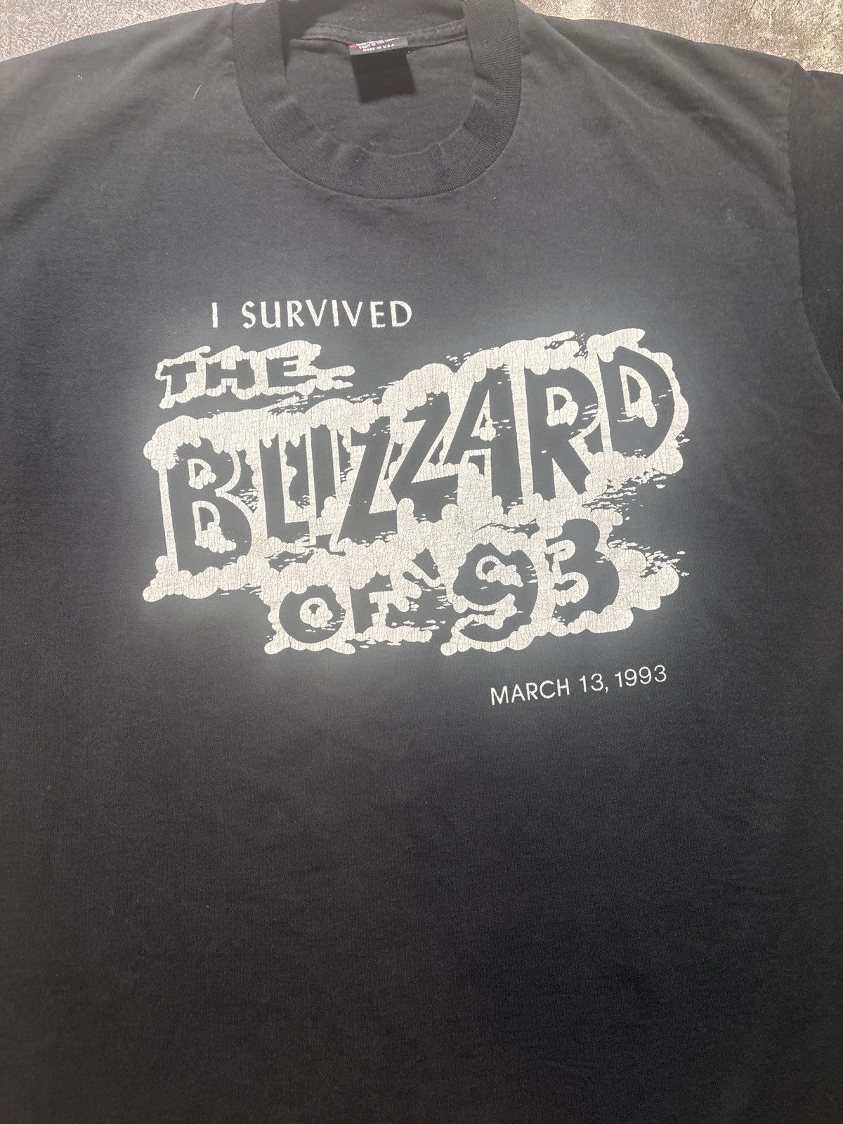 Fruit Of The Loom I Survived The Blizzard of 93 March 13, 1993 Vintage T-Shirt Size US XL / EU 56 / 4 - 2 Thumbnail