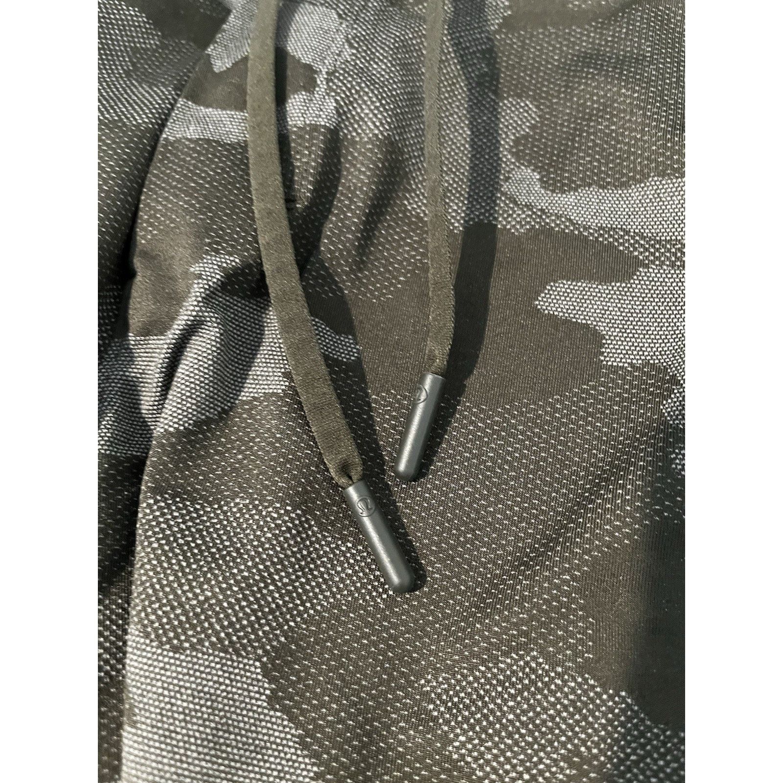 Lululemon Lululemon T.H.E. Short 9” Camo Men’s Medium Est Drawstring Size US 30 / EU 46 - 4 Thumbnail