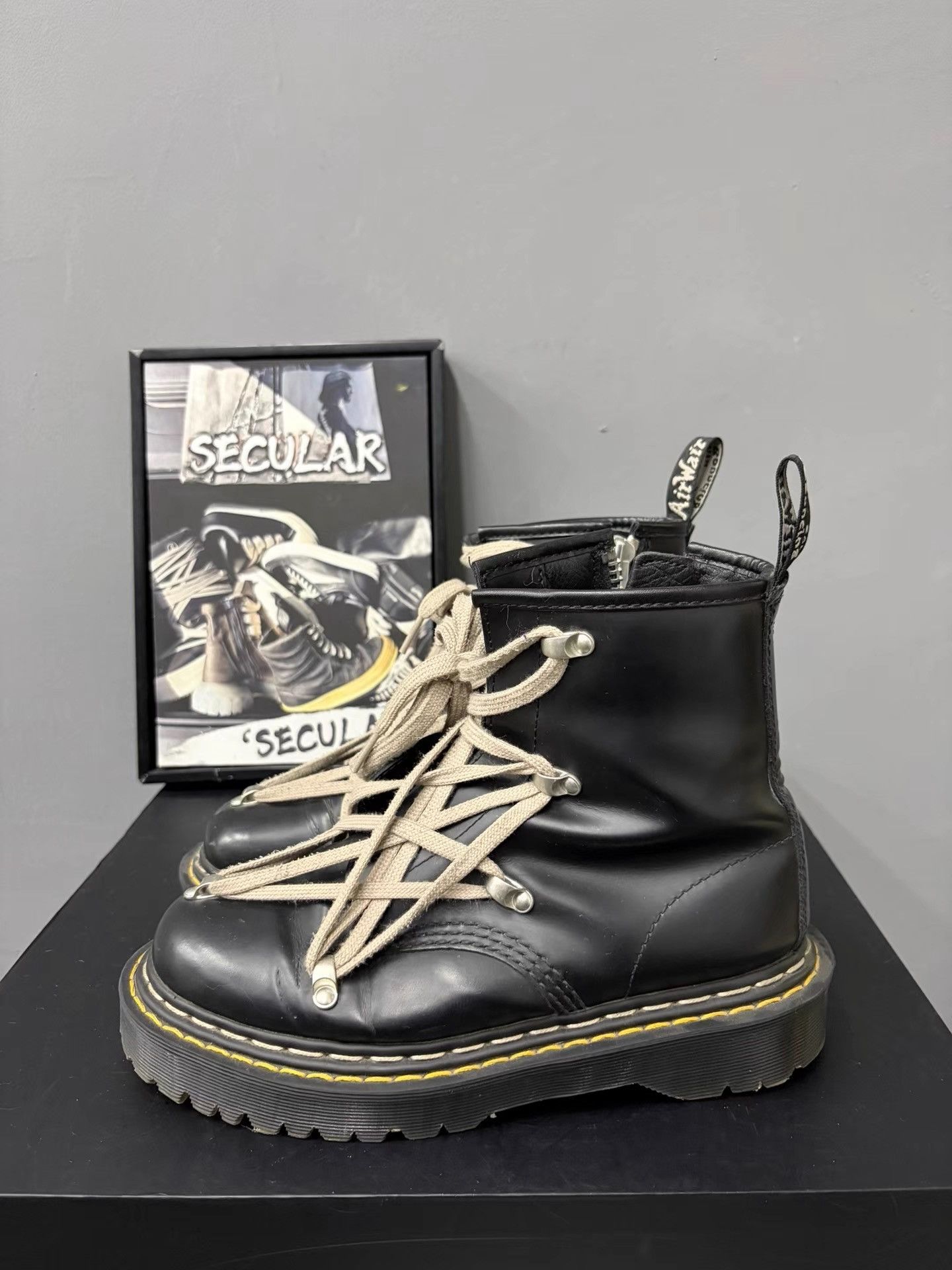 Rick Owens Rick Owens × Dr. Martens Collab Pentagram Leather Boots K34 Size US 7 / IT 37 - 2 Thumbnail