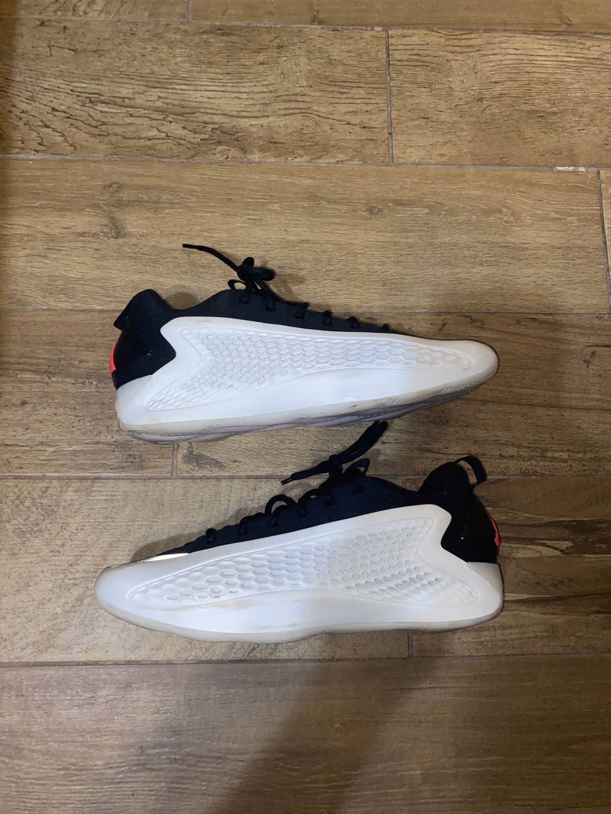 Adidas Anthony Edwards 1 Low Size US 11 / EU 44 - 1 Thumbnail