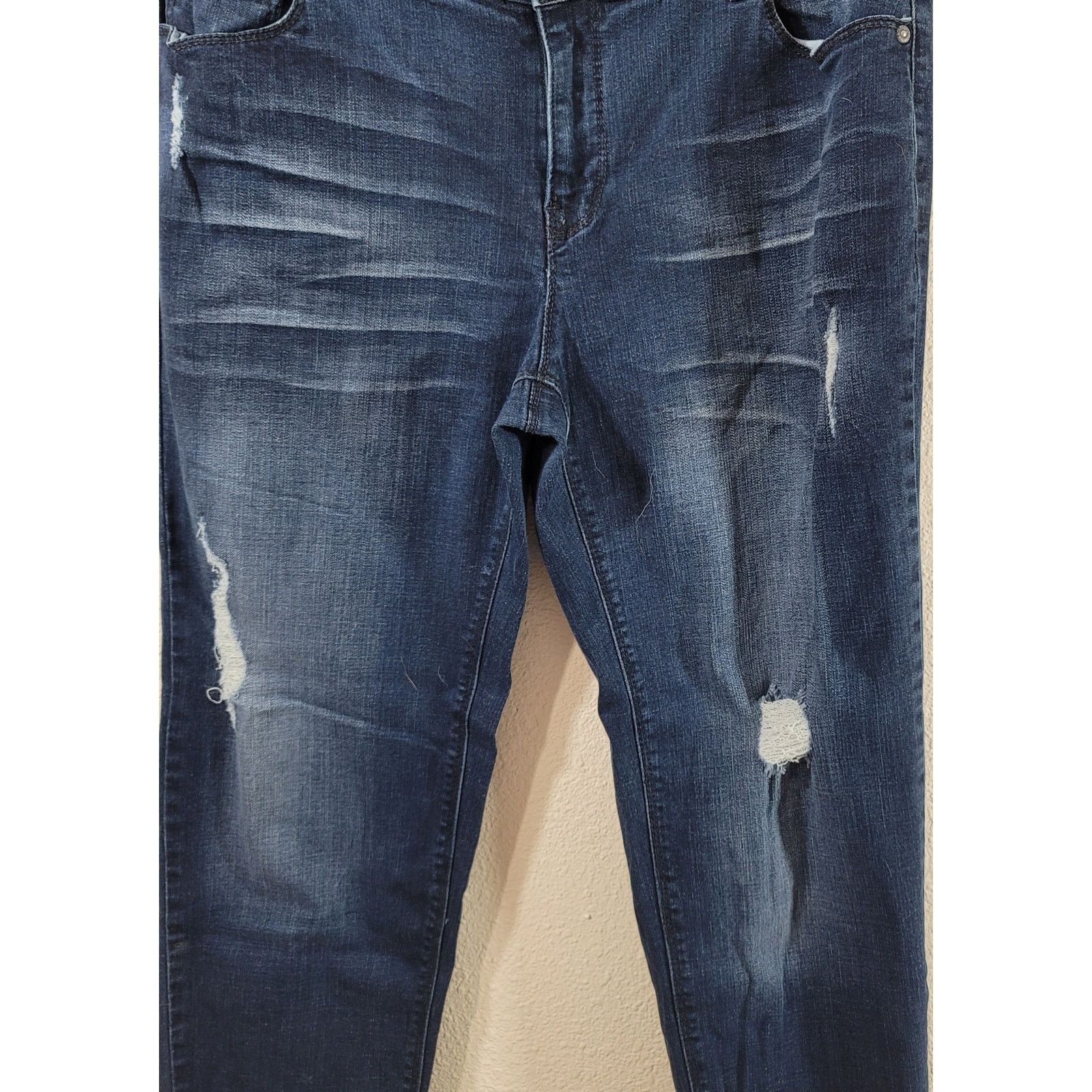 Other Cato Dark Blue Distressed Contemporary Jeans 12 Lightweight Size 34" / US 12 / IT 48 - 6 Thumbnail