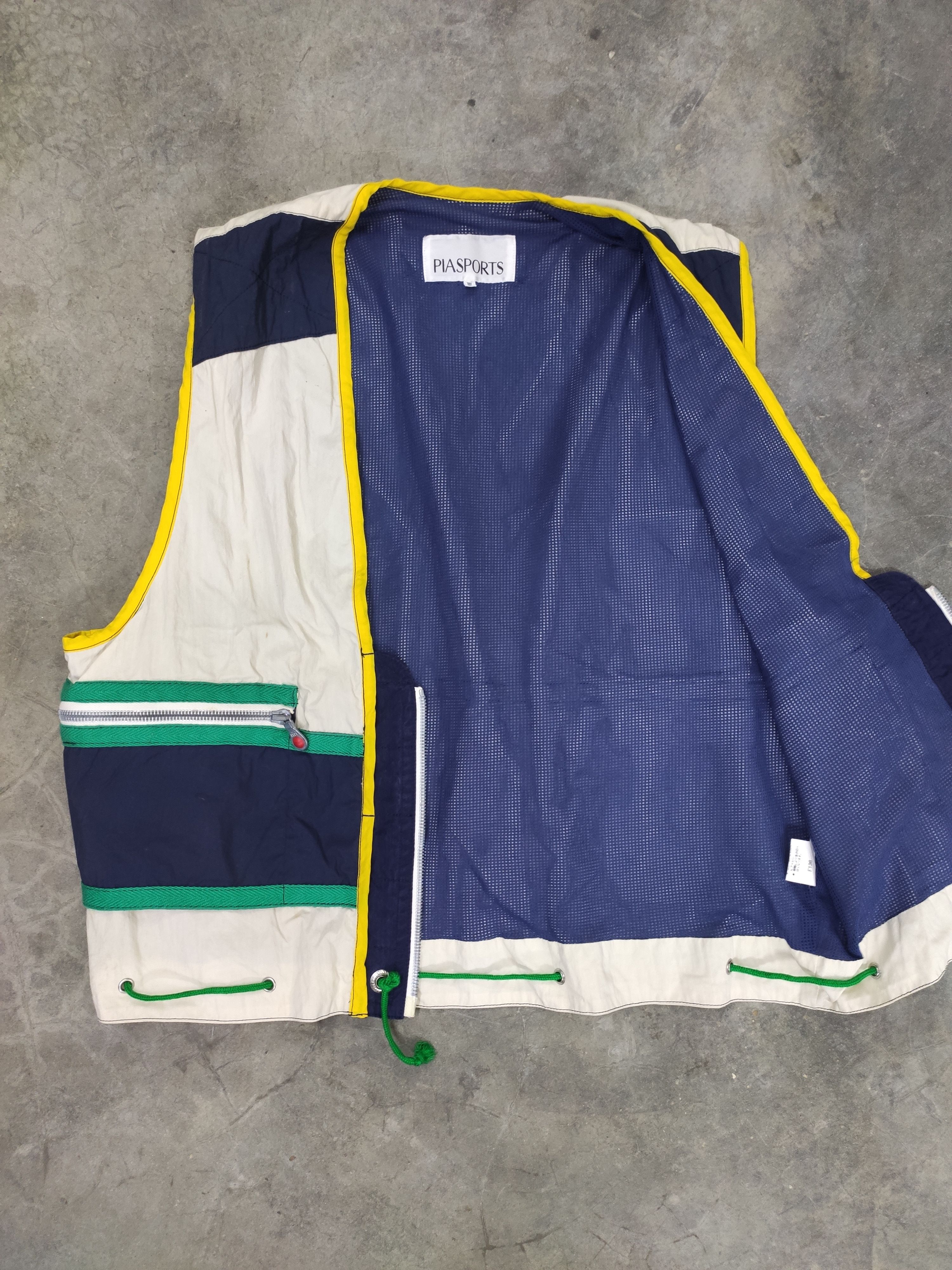 Sports Specialties 🔥 PIAA SPORTS vest racing riri zipper Size US L / EU 52-54 / 3 - 4 Thumbnail