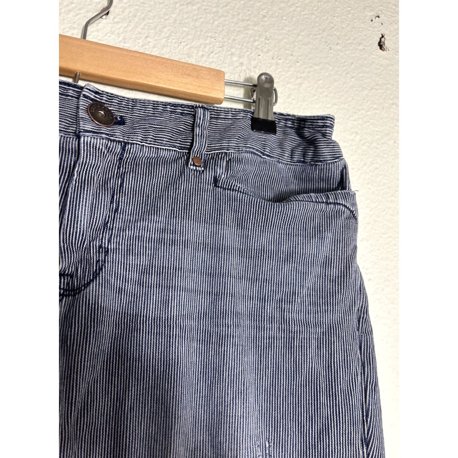 Eddie Bauer Eddie Bauer Womens Pants Striped Blue White Distressed Cotton Spandex 8 Regular 32in Inseam Womens Size 30" / US 8 / IT 44 - 6 Thumbnail