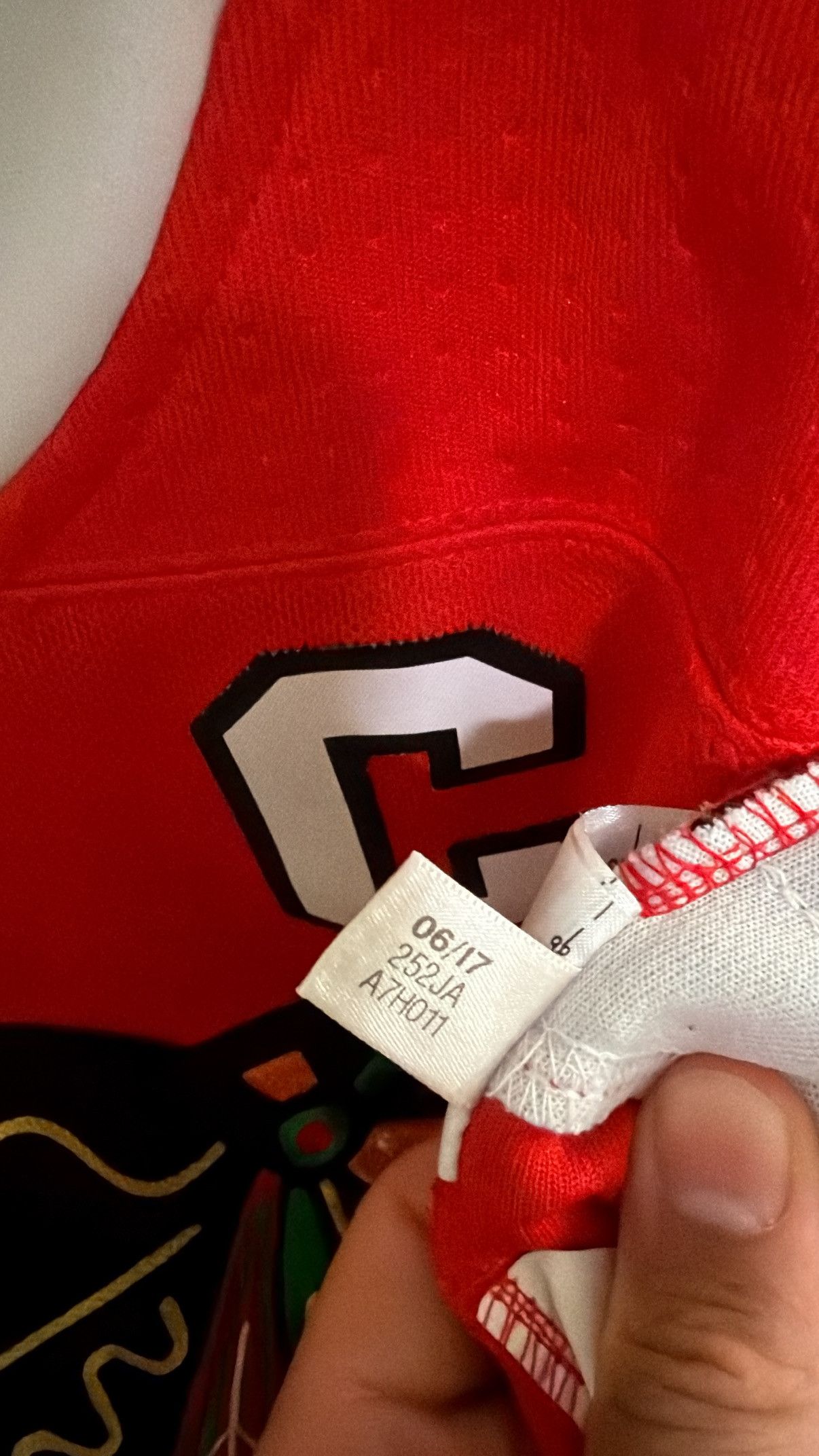 Adidas Jonathan Toews Chicago Blackhawks Jersey Size US L / EU 52-54 / 3 - 6 Thumbnail