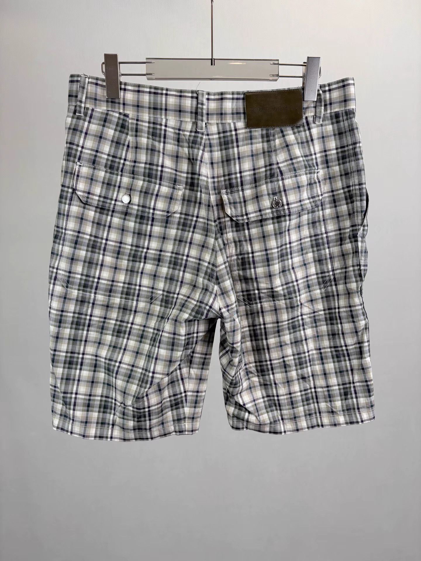 Louis Vuitton LV Damier Shorts with Leather Patch on Back K1 Size US 26 / EU 42 - 2 Thumbnail