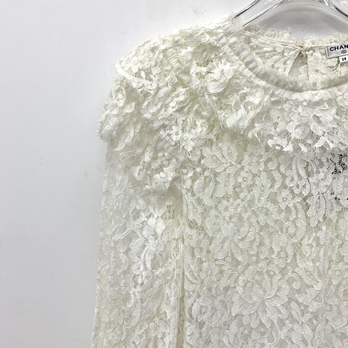 Chanel Chanel White Floral Embroidered Cotton Lace Blouse Size S / US 4 / IT 40 - 3 Thumbnail