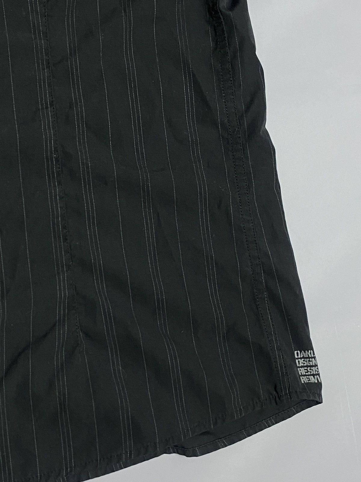 Oakley Oakley DSGN RVLCM SPR’09 Black Striped Short Sleeve Shirt L Size US L / EU 52-54 / 3 - 14 Thumbnail