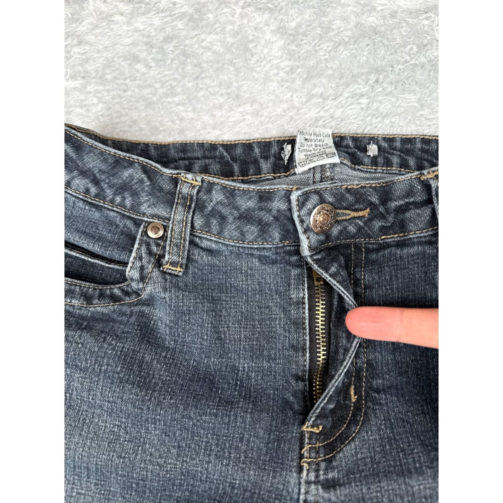 Vintage Cabi Jeans Women 8 Blue Denim Straight Mid Rise Cotton Blend 29x29 Modern Wash 29in Inseam 5-Pocket Design Womens Jeans Autumn Spring Summer Winter Size 30" / US 8 / IT 44 - 5 Thumbnail