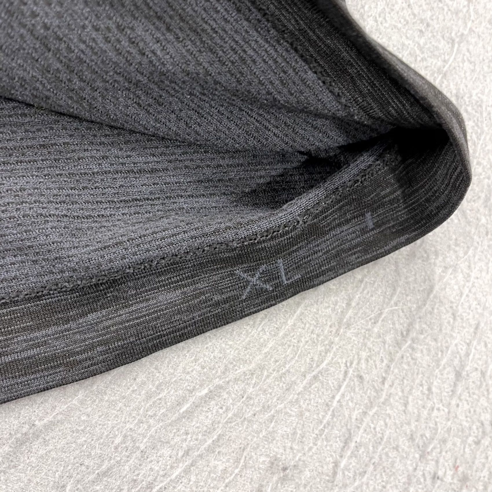 Lululemon Lululemon Shirt Mens XL Gray Heather Henley Metal Vent Long Sleeve Active Logo Size US XL / EU 56 / 4 - 3 Thumbnail