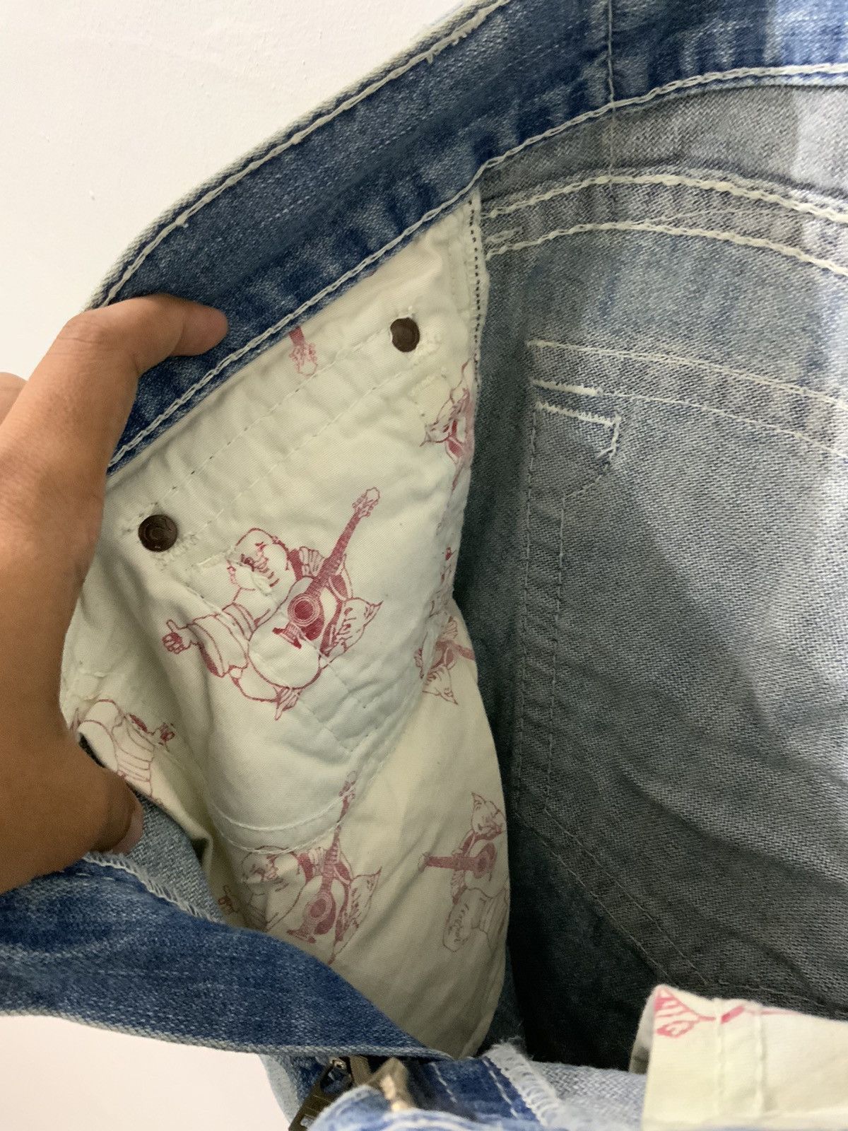 True Religion True Religion Distressed Acid Wash Fade Jeans Size US 33 - 20 Thumbnail