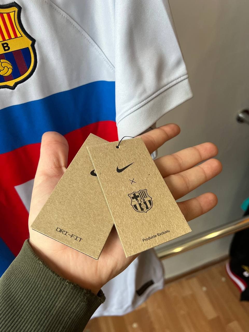 Nike NEW 2022/23 BARCELONA FC THIRD SOCCER JERSEY SHIRT SIZE L Size US L / EU 52-54 / 3 - 9 Thumbnail