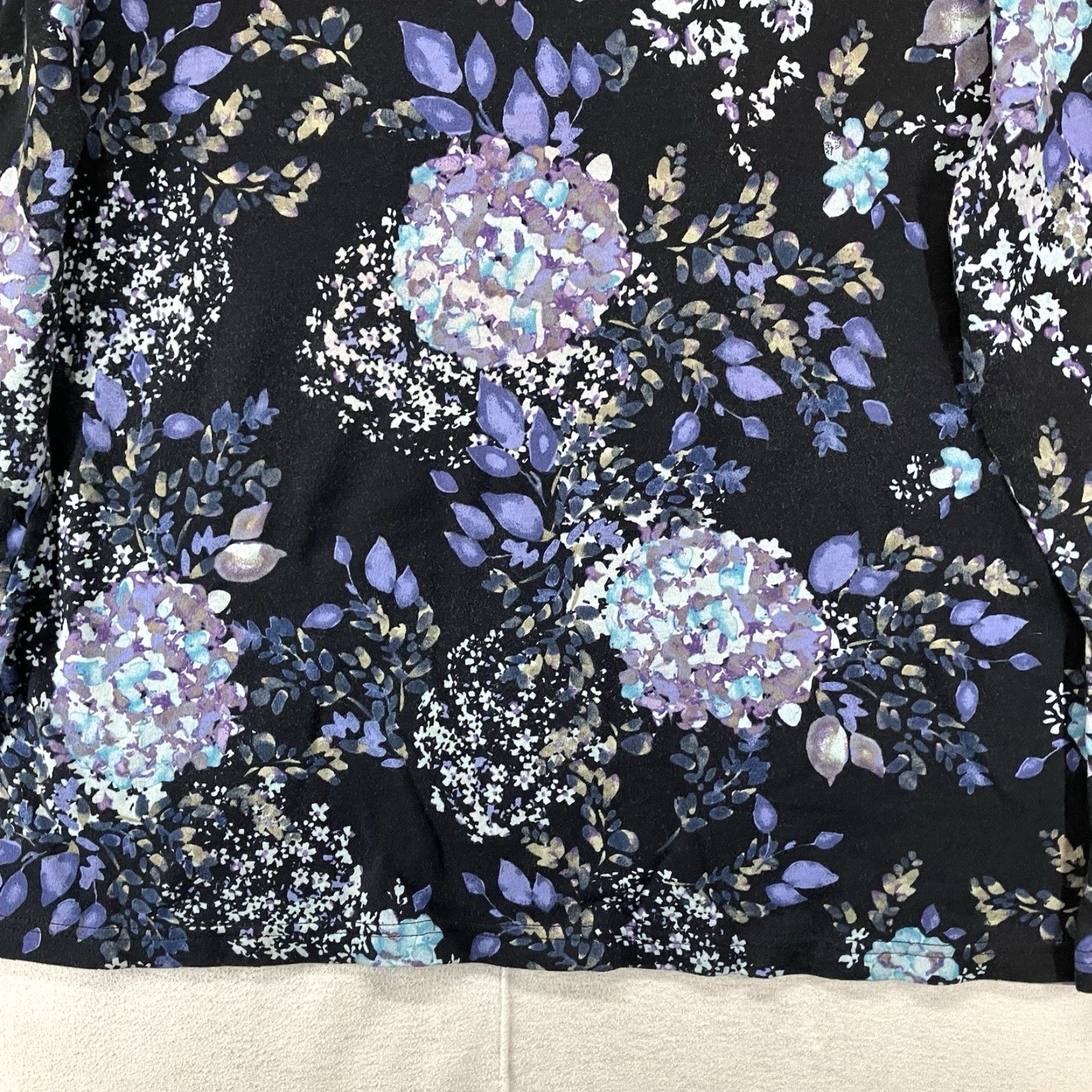 Croft & Barrow Croft & Barrow Women's 2XL Black Floral Long Sleeve Tee Dark Romantic Hydrangea Goth Size XXL / US 16-18 / IT 52-54 - 6 Thumbnail