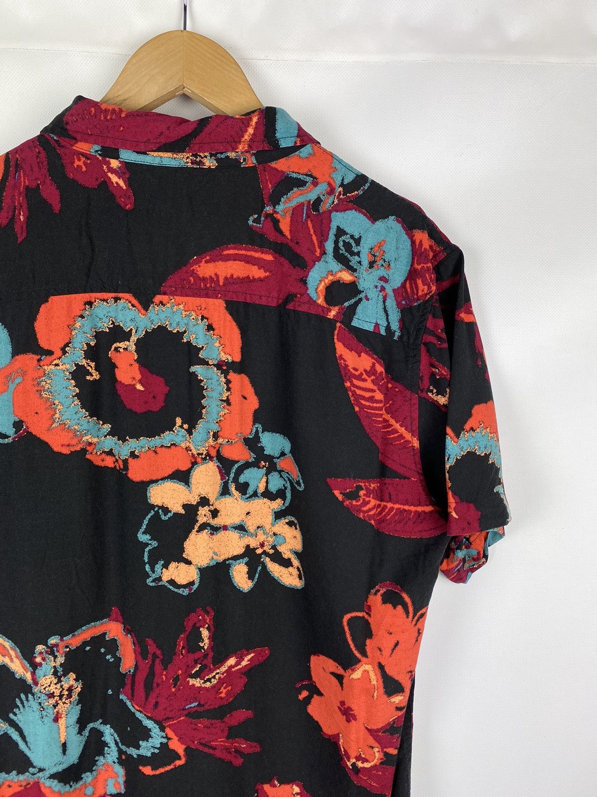 Lee Lee men’s Hawaiian overprinted shirt size L Size US L / EU 52-54 / 3 - 18 Thumbnail