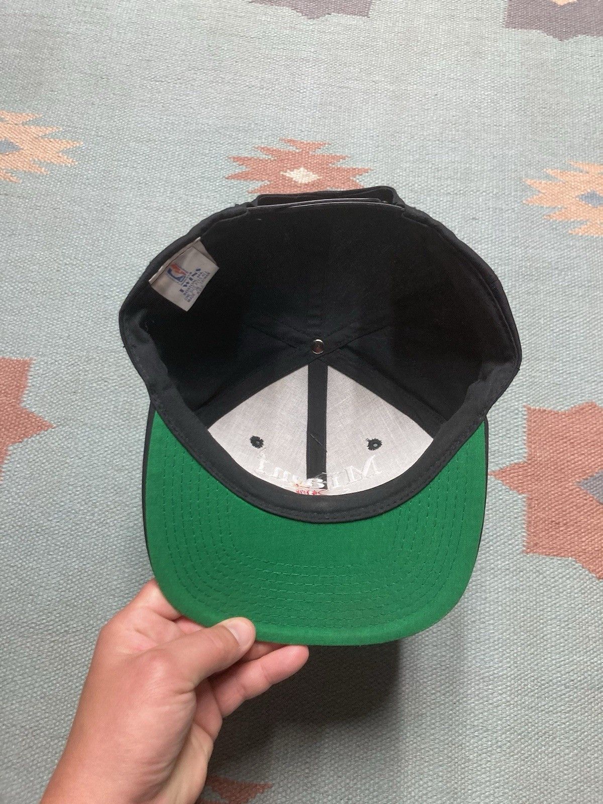 Vintage SnapBack hat Miami heat twins logo black dome basketball NBA Size ONE SIZE - 5 Thumbnail
