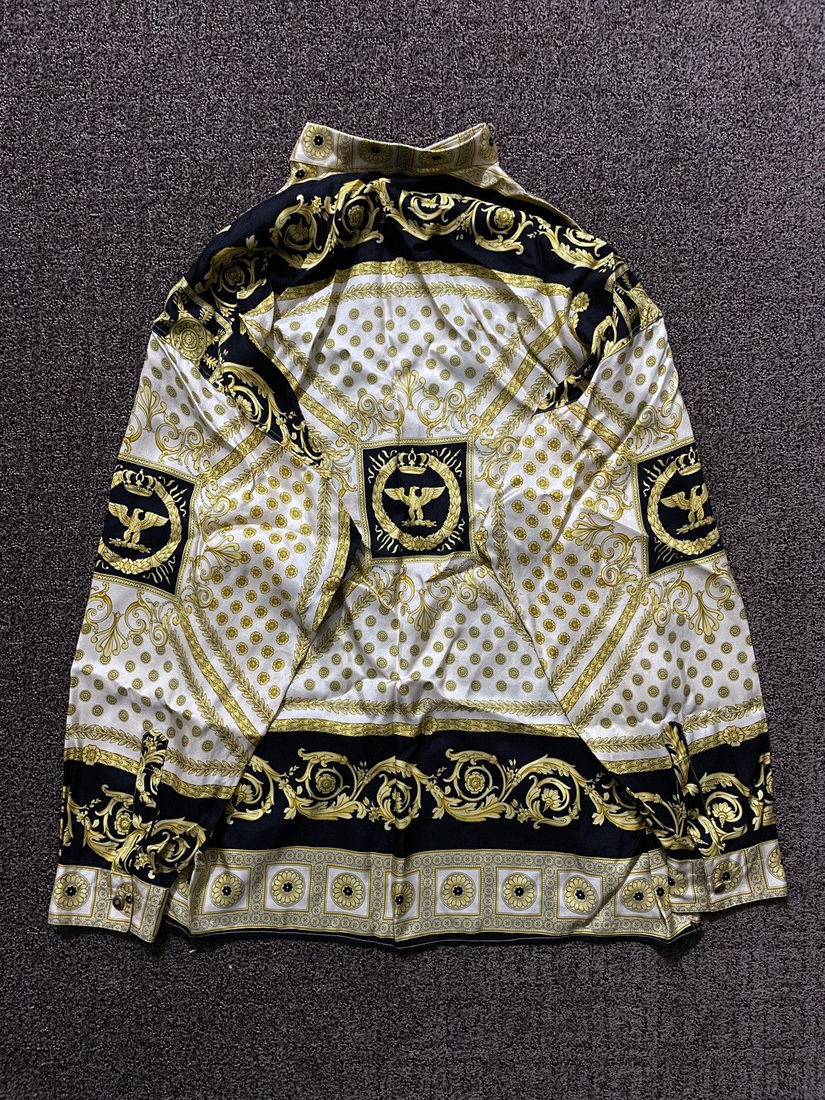 Versace 1994 Versace Classic V2 Baroque Print Silk Button Up Shirts Size US L / EU 52-54 / 3 - 11 Thumbnail