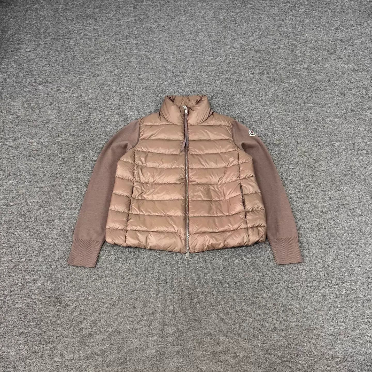 Moncler Moncler Knit Logo Arm Blush Pink Puffer Wmn Size L / US 10 / IT 46 - 1 Thumbnail