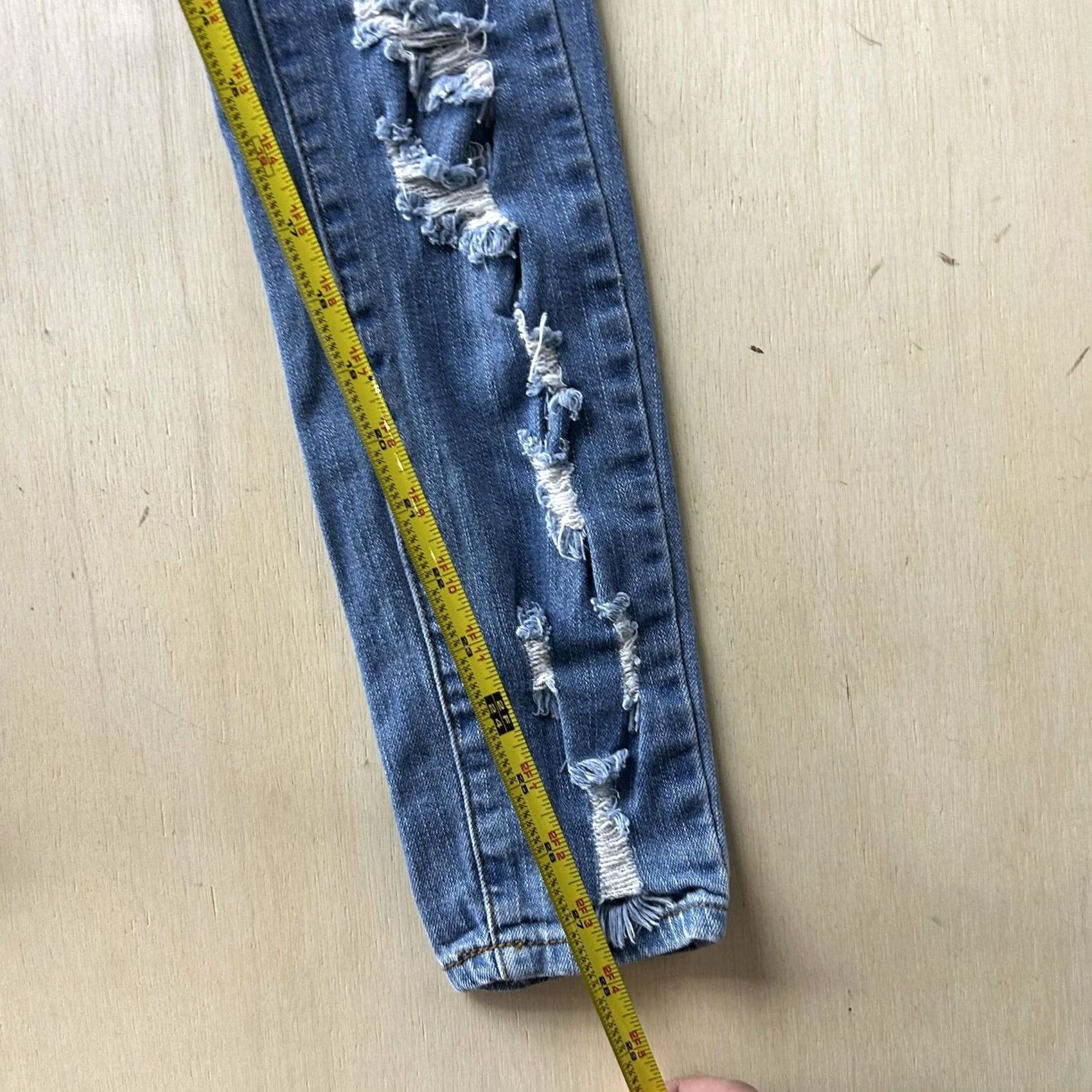 Vintage VIP Jeans Skinny Jeans Juniors 26x28 Mid Rise Medium Wash Blue Distressed Denim Slim Five-Pocket Size 27" / US 4 / IT 40 - 5 Thumbnail