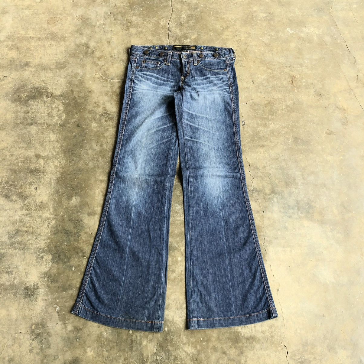 If Six Was Nine 🇯🇵 2000s Gap Multi Button Flared Bootcut Faded Jeans Blue Size US 29 - 1 Thumbnail