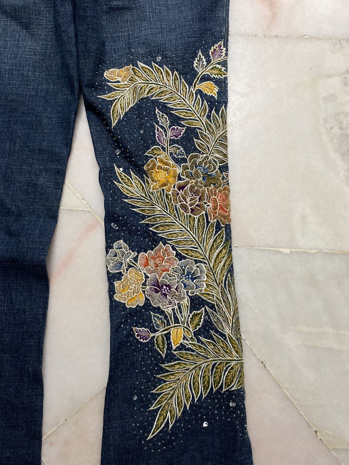 Japanese Brand Flared Japanese Art Denim Embroidered Floral Design Rare Size US 29 - 18 Thumbnail