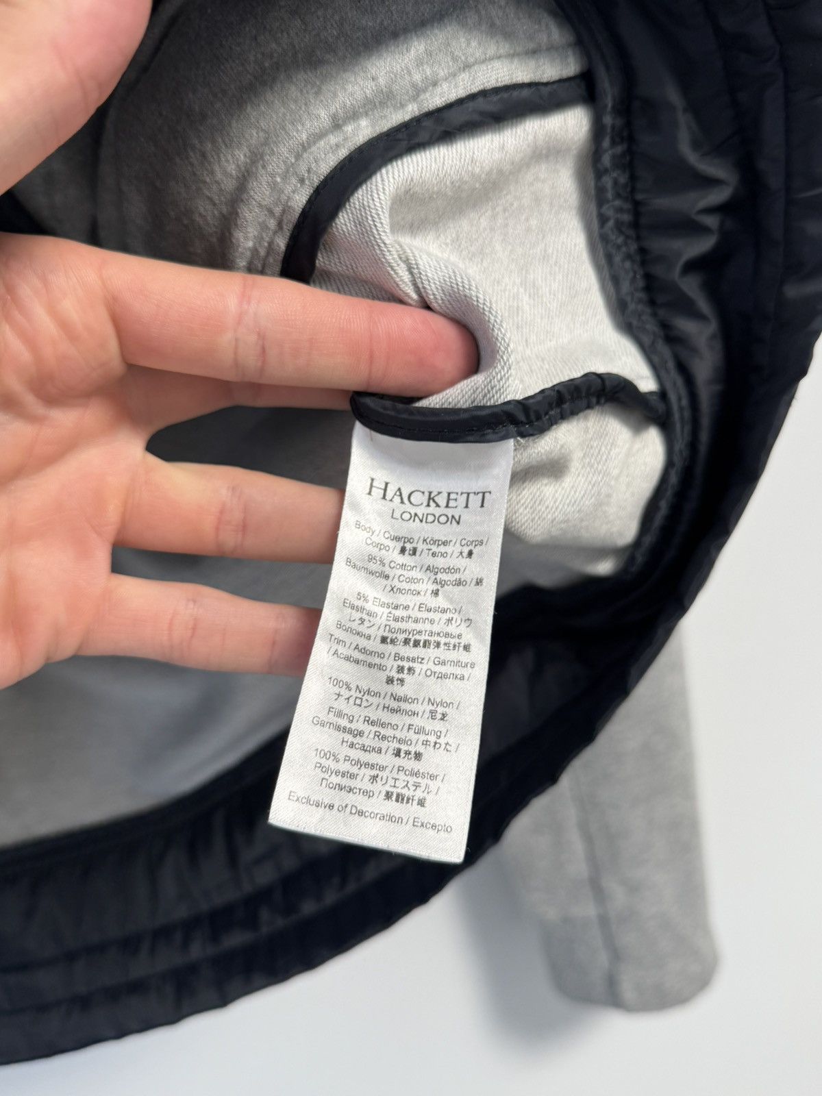 Other HACKETT MEN ASTON MARTIN AMR TRAVEL HOODY/HOODIE GREY Size US L / EU 52-54 / 3 - 9 Thumbnail