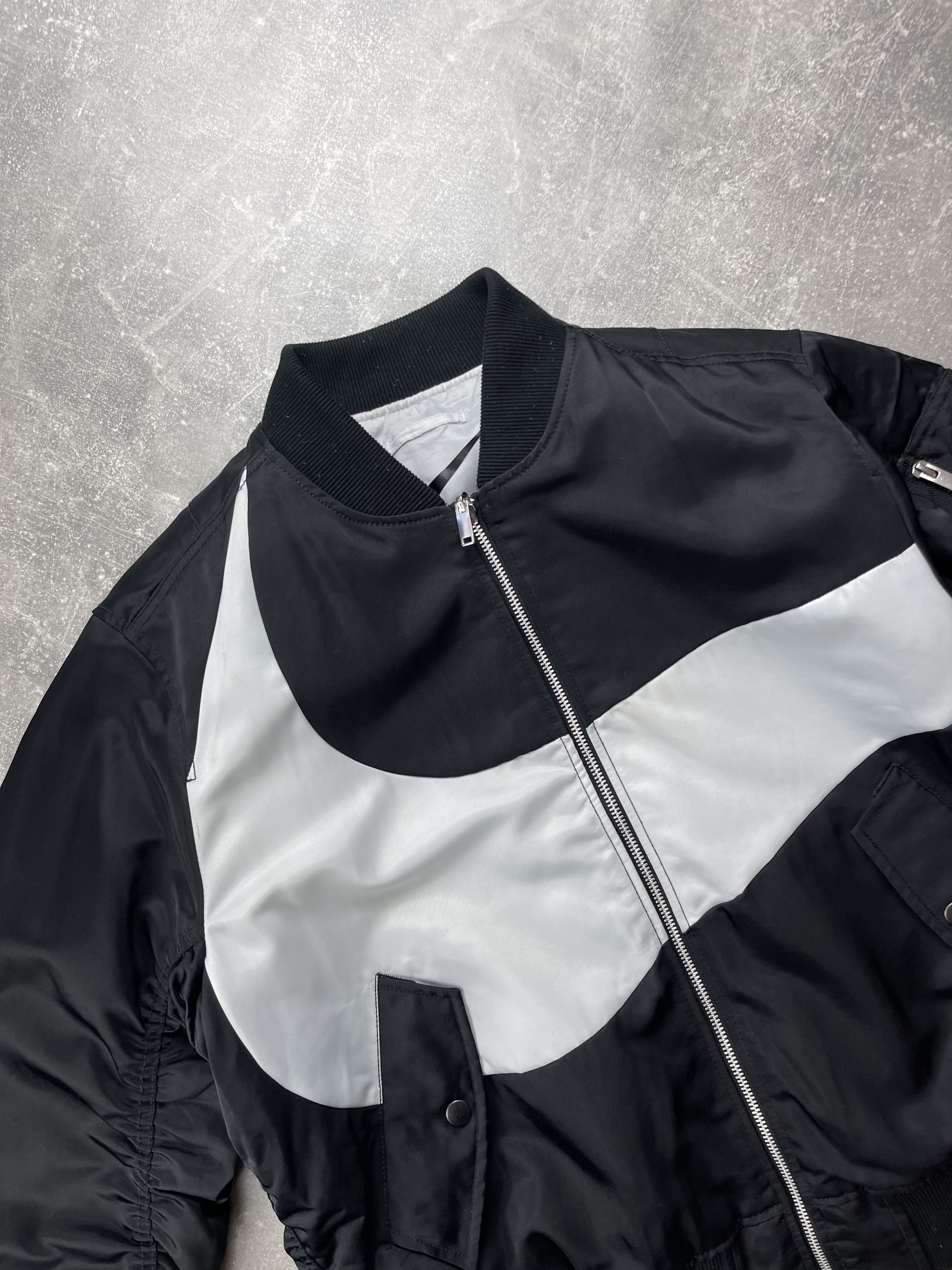 Nike Nike swoosh black nylon logo bomber jacket Size US M / EU 48-50 / 2 - 5 Thumbnail