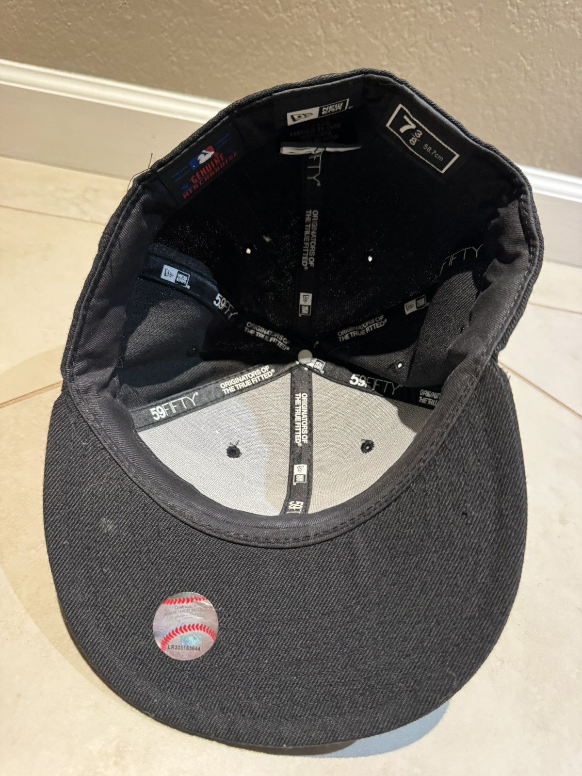 New York Yankees 2000s 7 3/4 Fitted Yankee Cap Black White Outline Size ONE SIZE - 5 Thumbnail