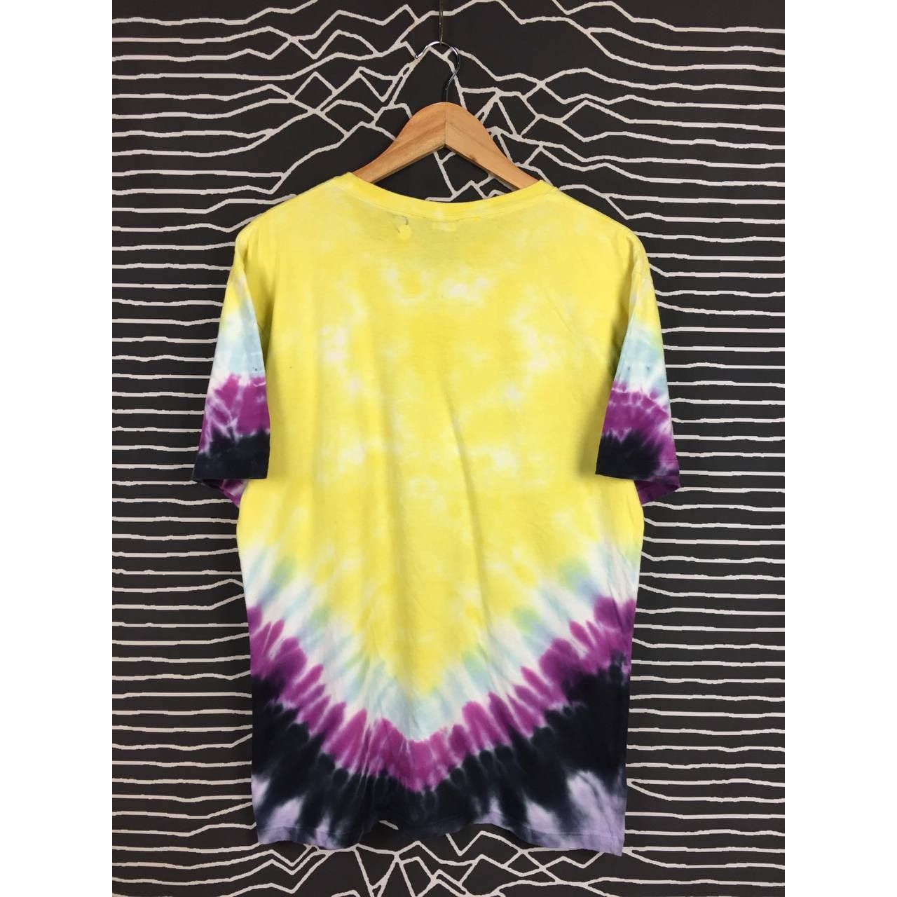 Huf HUF Worldwide Don't Even Trip Tie Dye Hippies Skate Tee Size US M / EU 48-50 / 2 - 5 Thumbnail