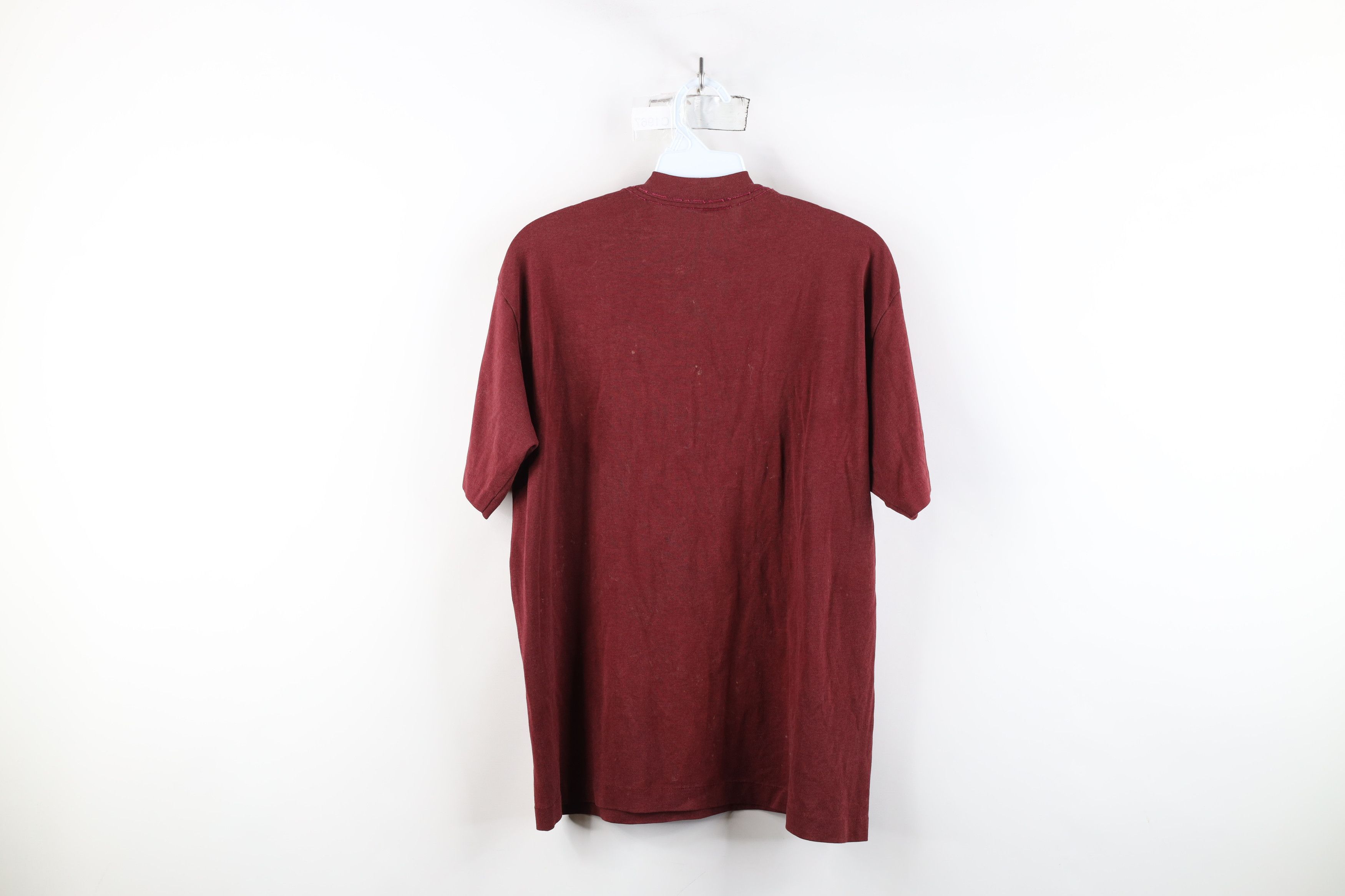 Vintage Vintage 70s 80s Levis Spell Out Patch Rivet T-Shirt Red USA Size US L / EU 52-54 / 3 - 14 Thumbnail