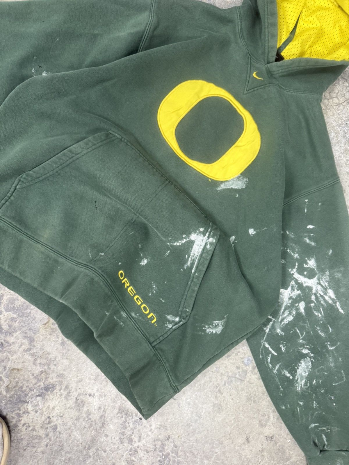 Nike × Vintage Vintage Distressed Nike Oregon Hoodie Size US M / EU 48-50 / 2 - 3 Thumbnail