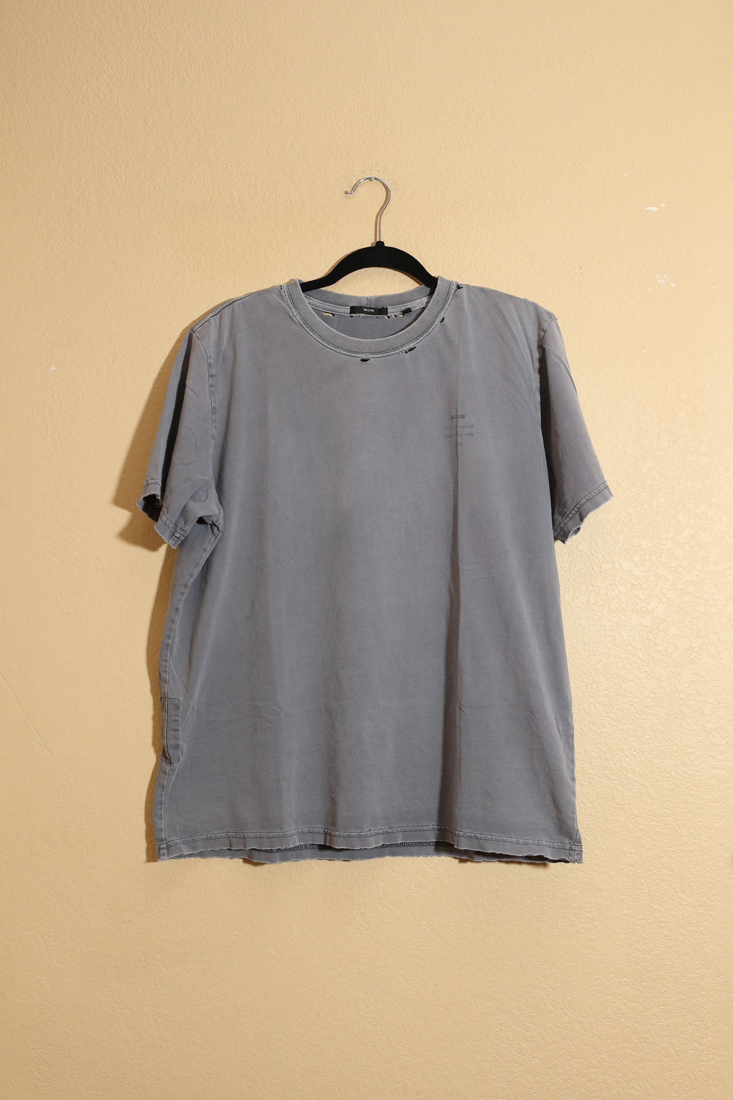 NEUW Denim Neuw Organic Cotton Distressed Brand Tee (L) Size US L / EU 52-54 / 3 - 1 Thumbnail