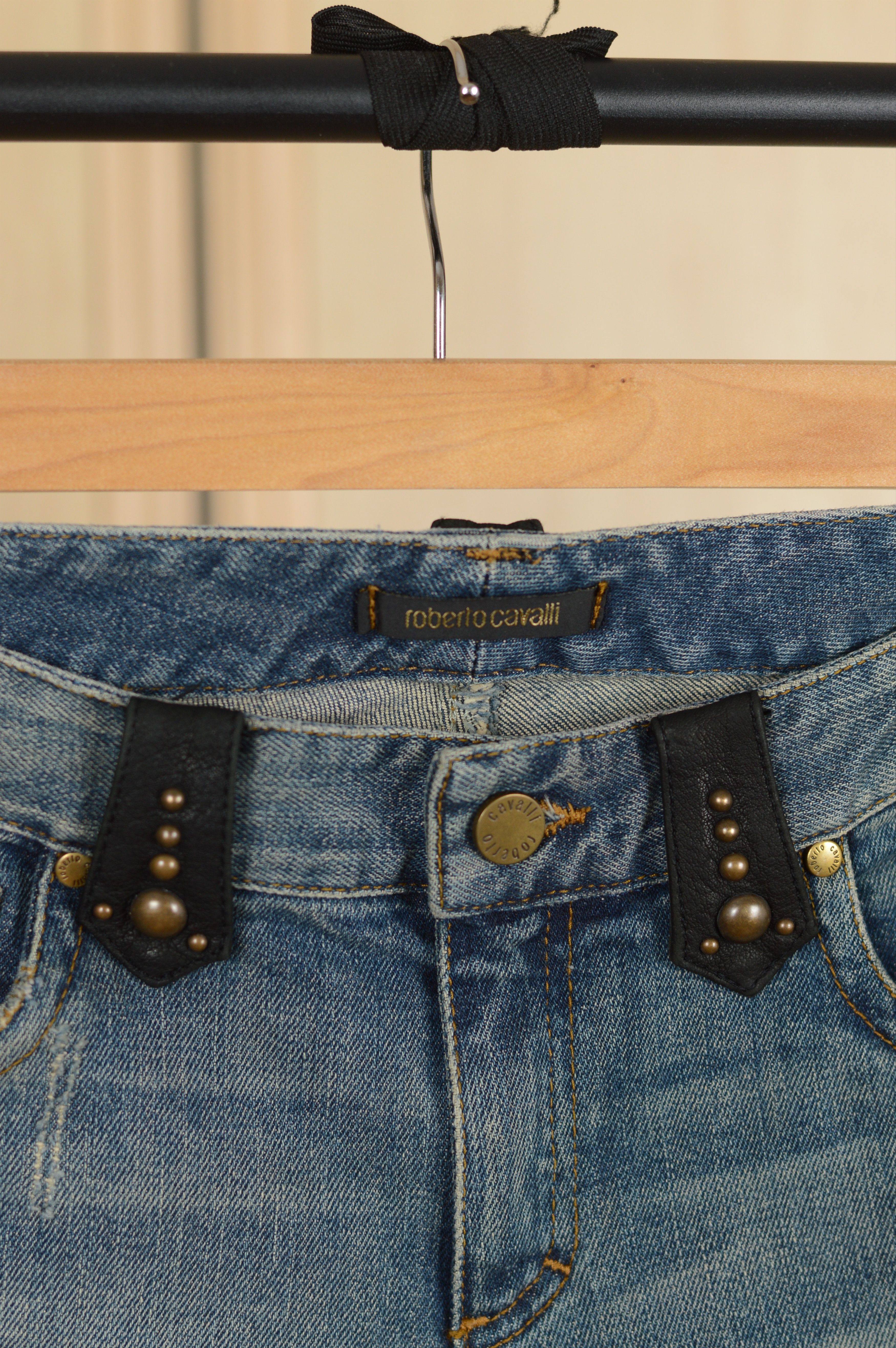 Roberto Cavalli Roberto Cavalli Leather Details Distressed Denim Jeans Size 26" / US 2 / IT 38 - 4 Thumbnail