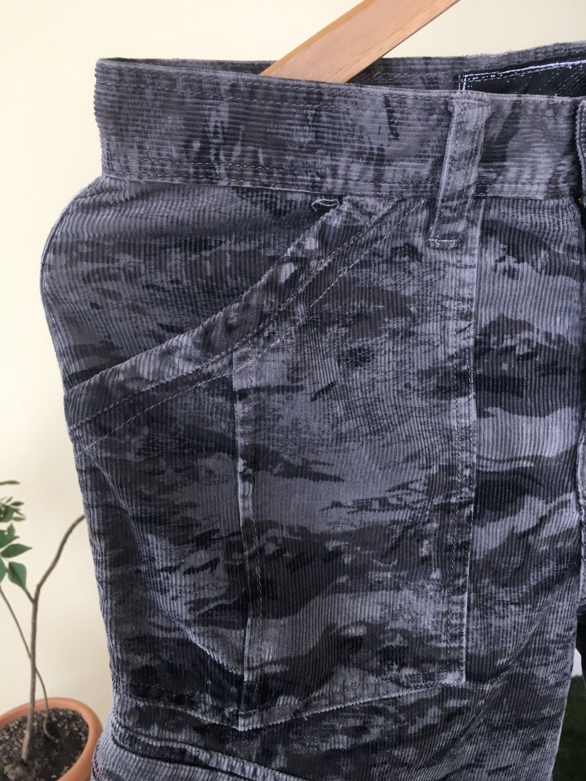 Oakley Oakley Corduroy Camo Cargo Pants Size 28" / US 6 / IT 42 - 6 Thumbnail