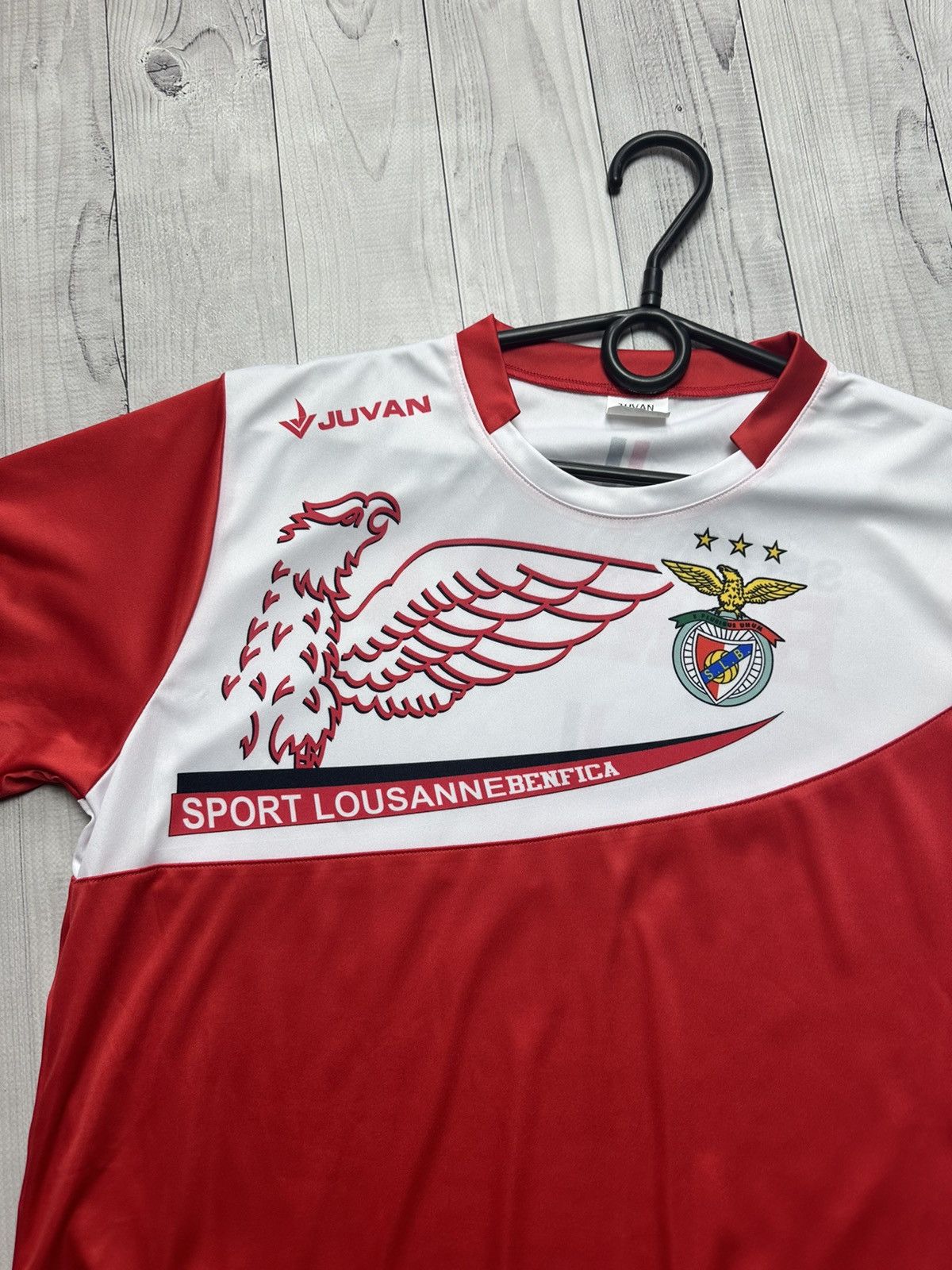 Other Benfica soccer tee big logo soccer size S/M Size US M / EU 48-50 / 2 - 3 Thumbnail