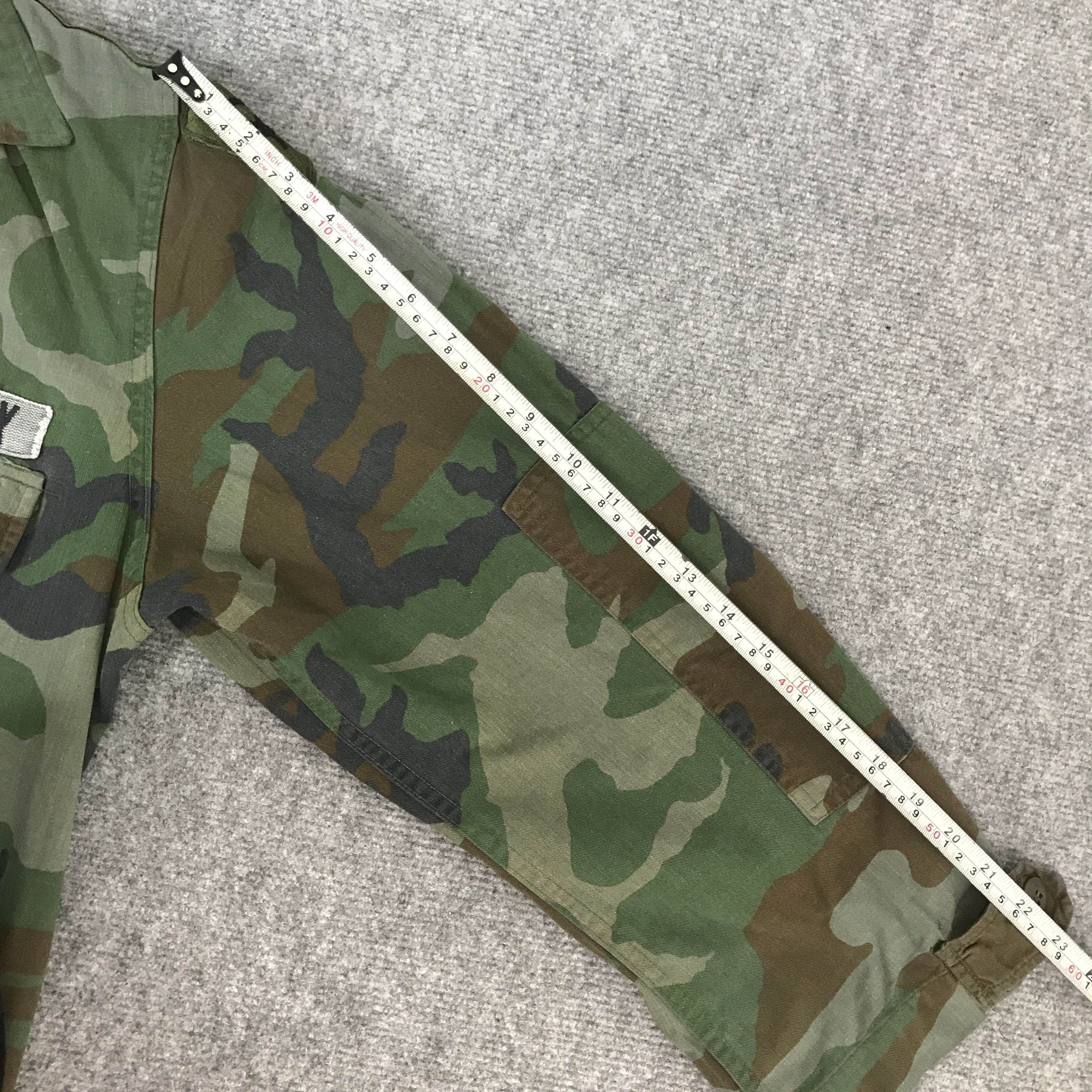 Vintage vintage US Army Camo Button M65 Style jacket Size US L / EU 52-54 / 3 - 6 Thumbnail