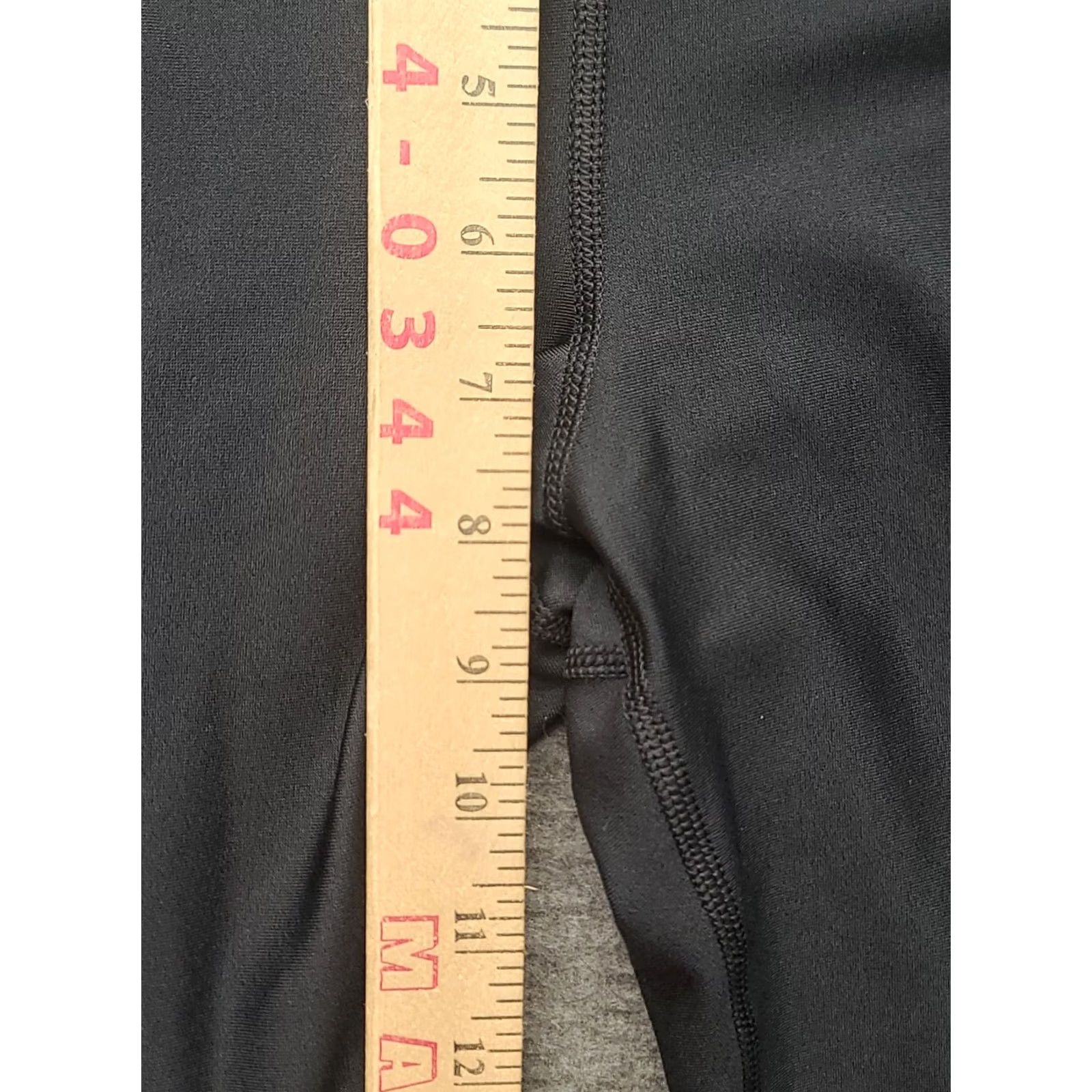 Under Armour Under Armour Compression Leggings Womens XS High Rise Capri HeatGear Gymwear Capri Leggings Slim Black Adults Girls Mens Womens Size 26" / US 2 / IT 38 - 5 Thumbnail