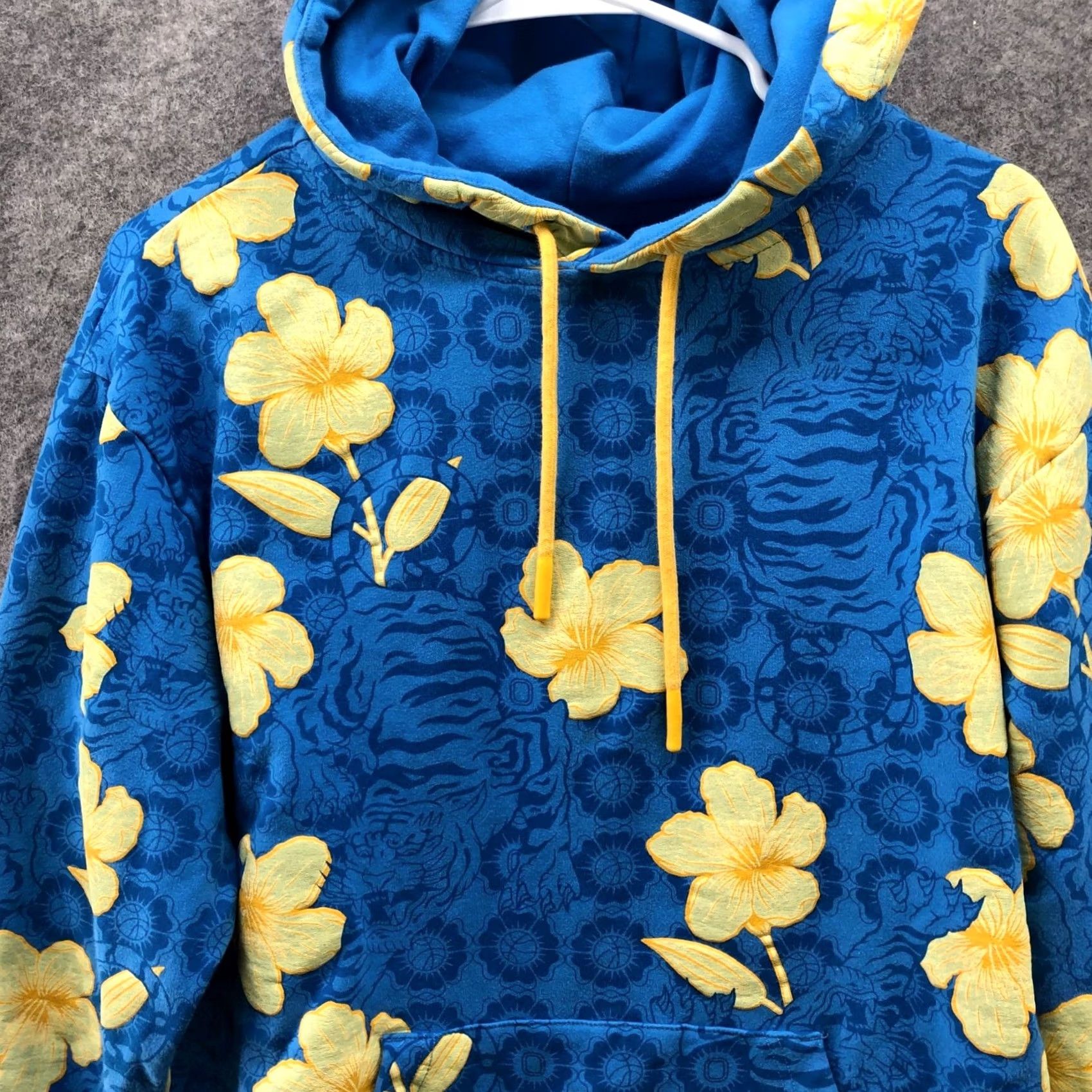 Vintage Overtime Hoodie Mens M Blue Yellow Floral Hawaiian Tropical Tiger Graphic Size US M / EU 48-50 / 2 - 3 Thumbnail