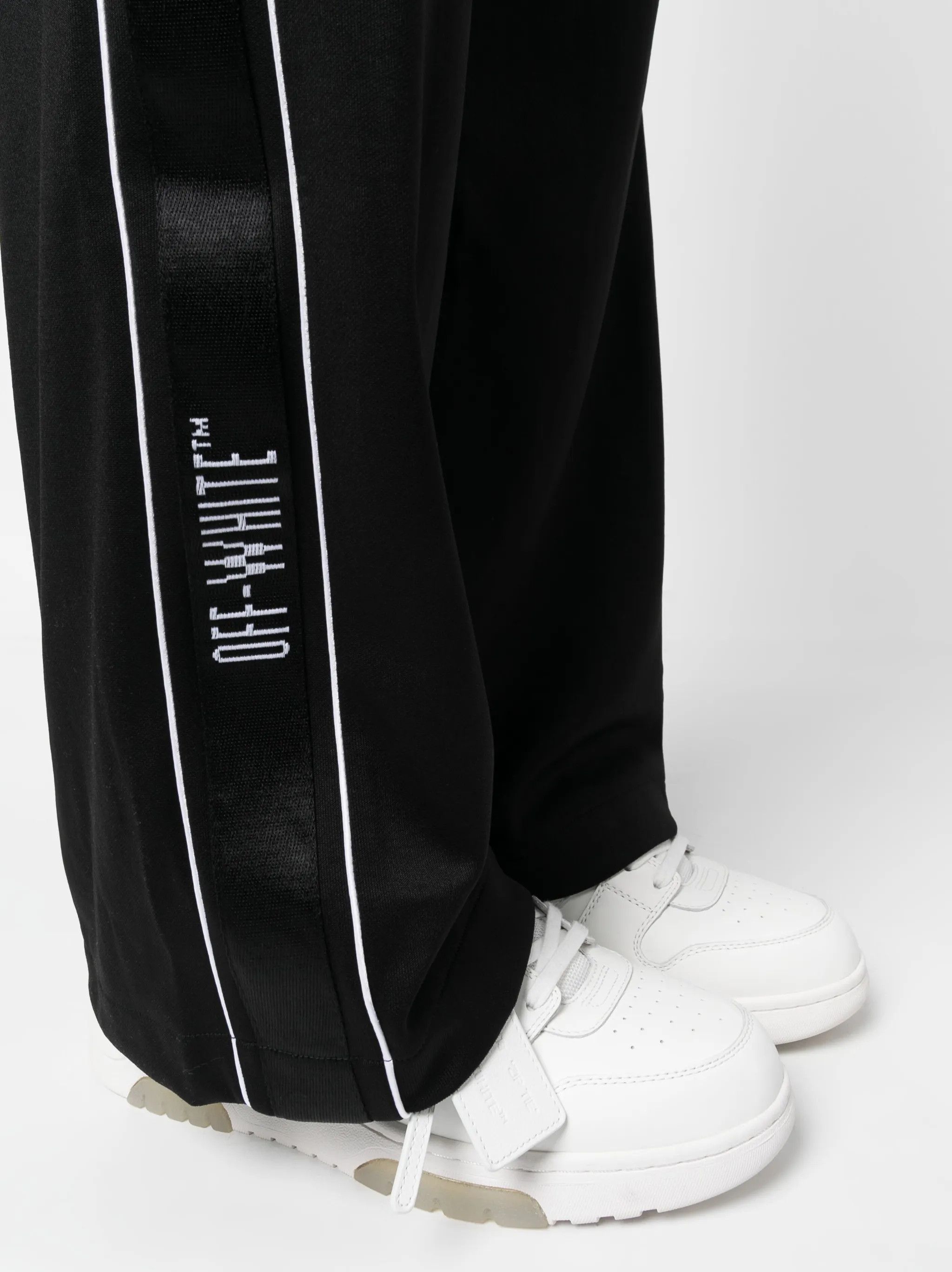 Off-White o1y0225 Logo Jogger & Sweatpant in Black Size US 30 / EU 46 - 2 Thumbnail