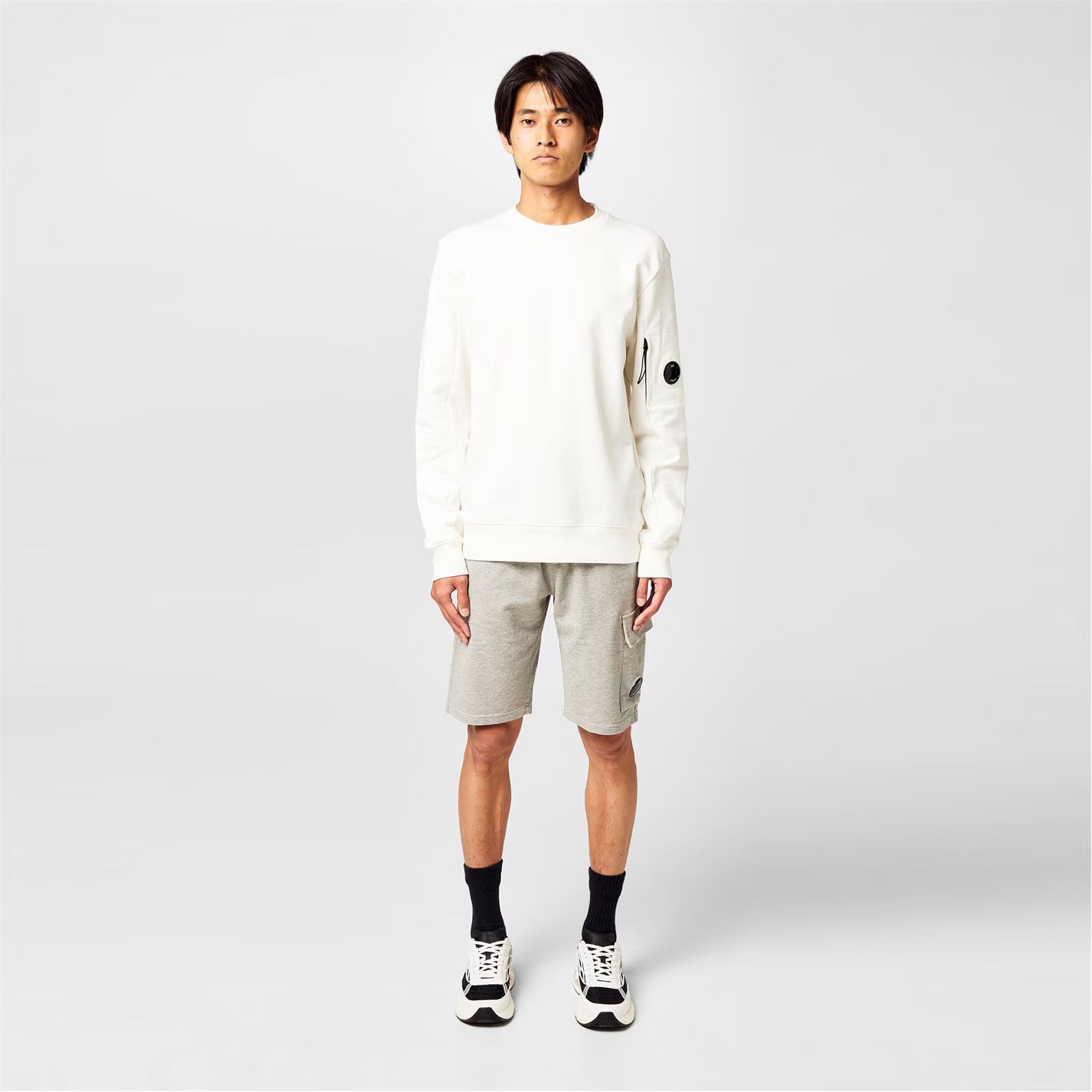 C.P. Company o1g2r1mq0426 Micro Lens Fleece Jogger Shorts in Grey Size US 30 / EU 46 - 6 Thumbnail