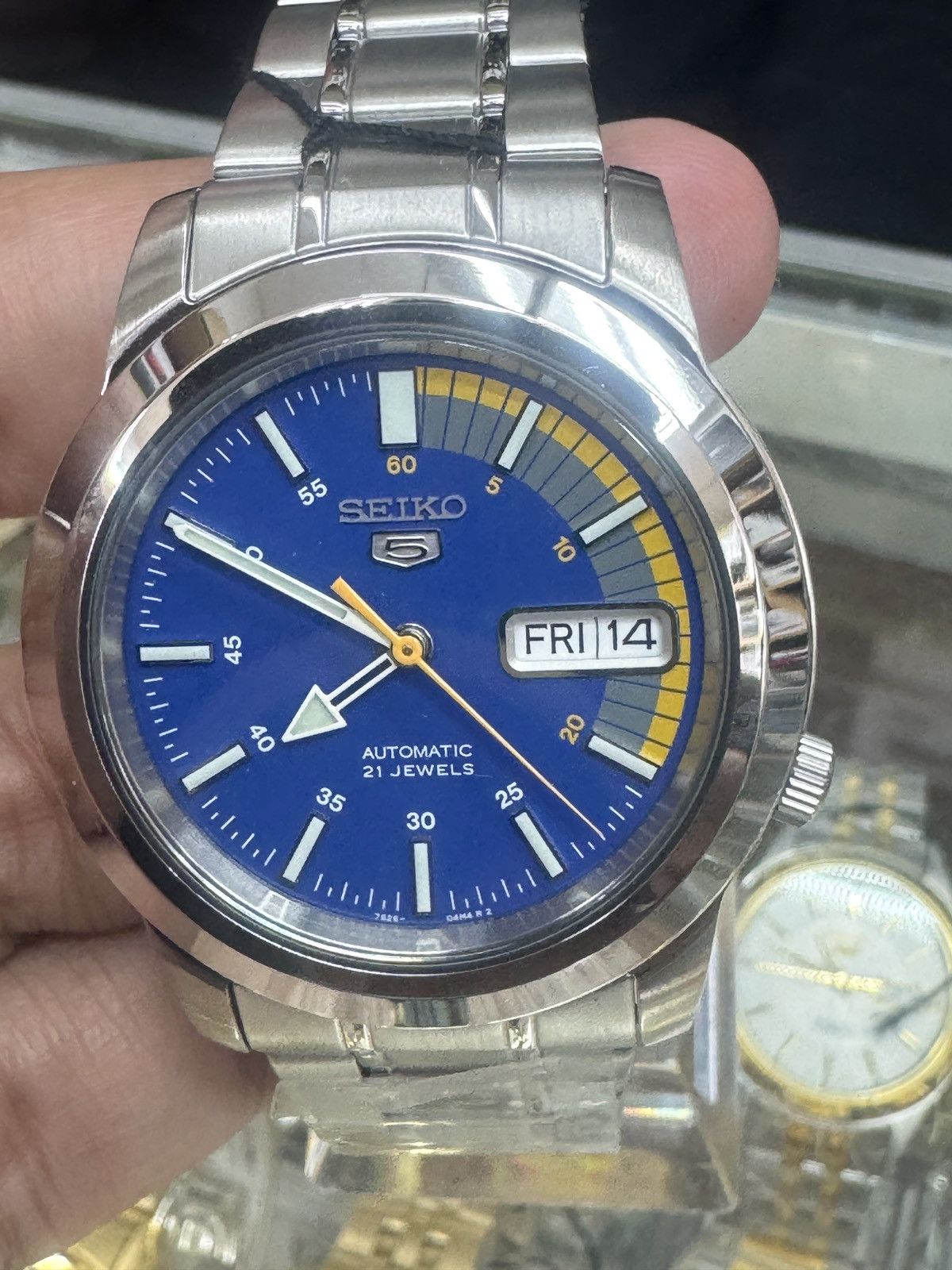 Seiko Seiko Men's Seiko 5 Automatic Gold Dial Size 40 - 3 Thumbnail