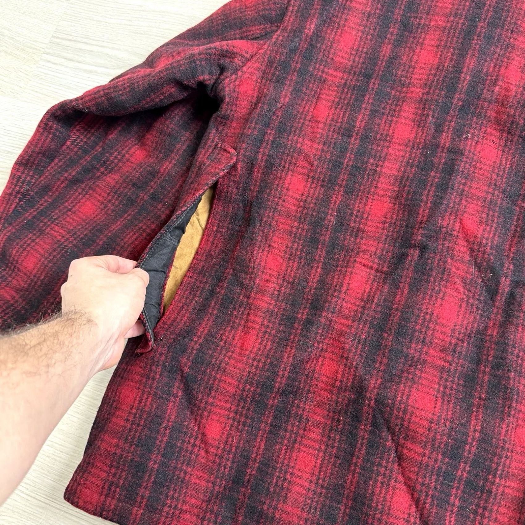 Vintage VINTAGE Woolrich Hunting Coat Jacket Wool Plaid Red 40s 50s Wool Outer Red Pit to Pit 22in Length 30.5in Men's Measurements Size US XXL / EU 58 / 5 - 8 Thumbnail