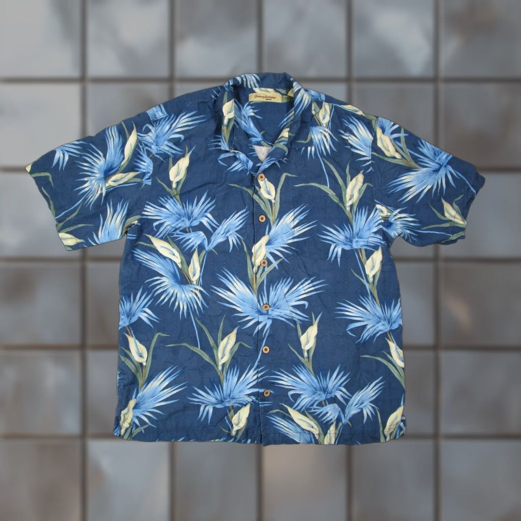 Tommy Bahama TOMMY BAHAMA Shirt Mens Large Blue Floral Button Up Silk Camp Loop Collar Size US L / EU 52-54 / 3 - 1 Thumbnail