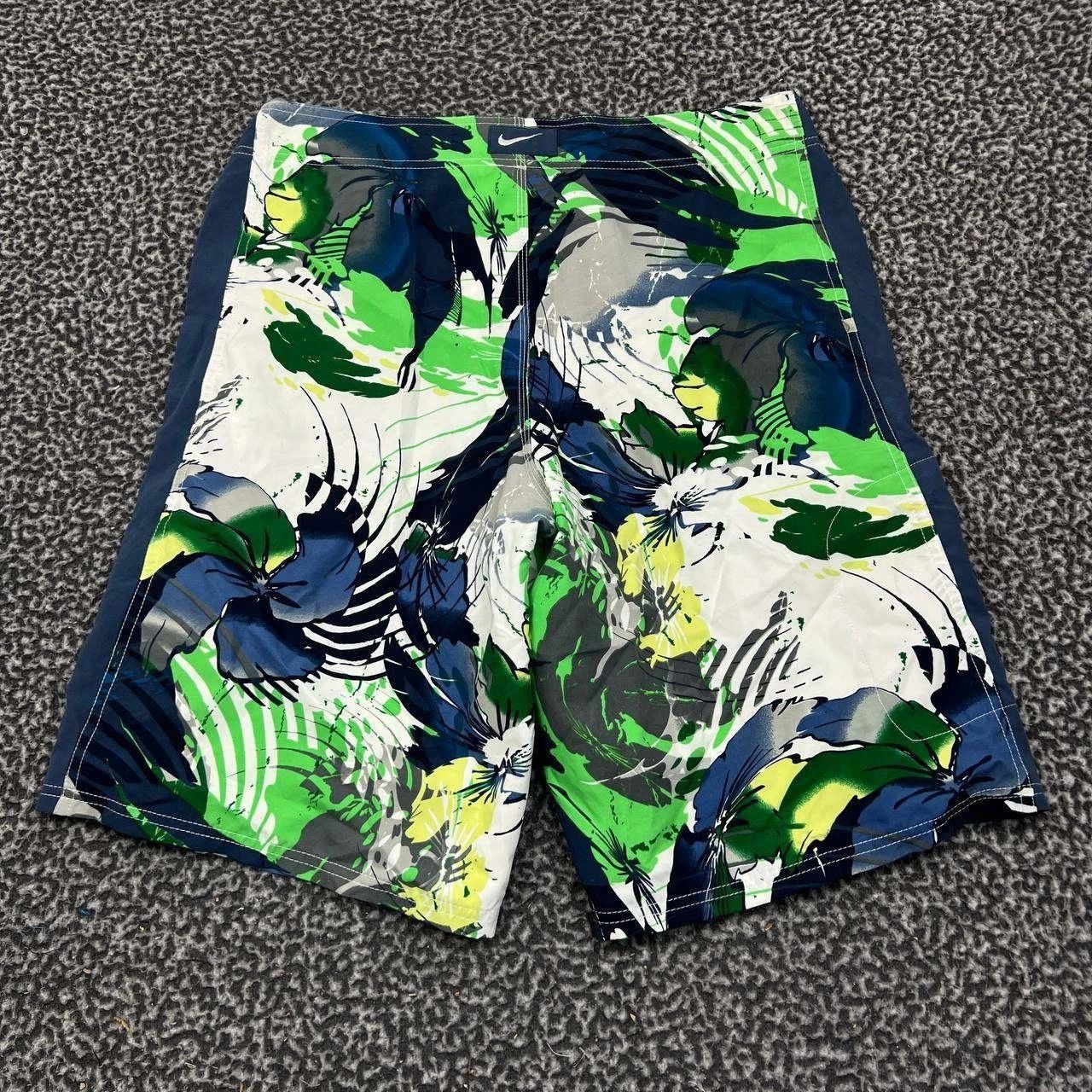 Nike Nike Board Shorts Men 32 Floral Surfing Drawstring Swim Size US 32 / EU 48 - 2 Thumbnail