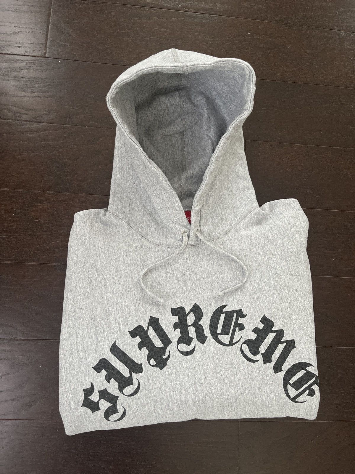 Supreme Supreme Old English arc Hooded Sweatshirt XL Size US XL / EU 56 / 4 - 12 Thumbnail