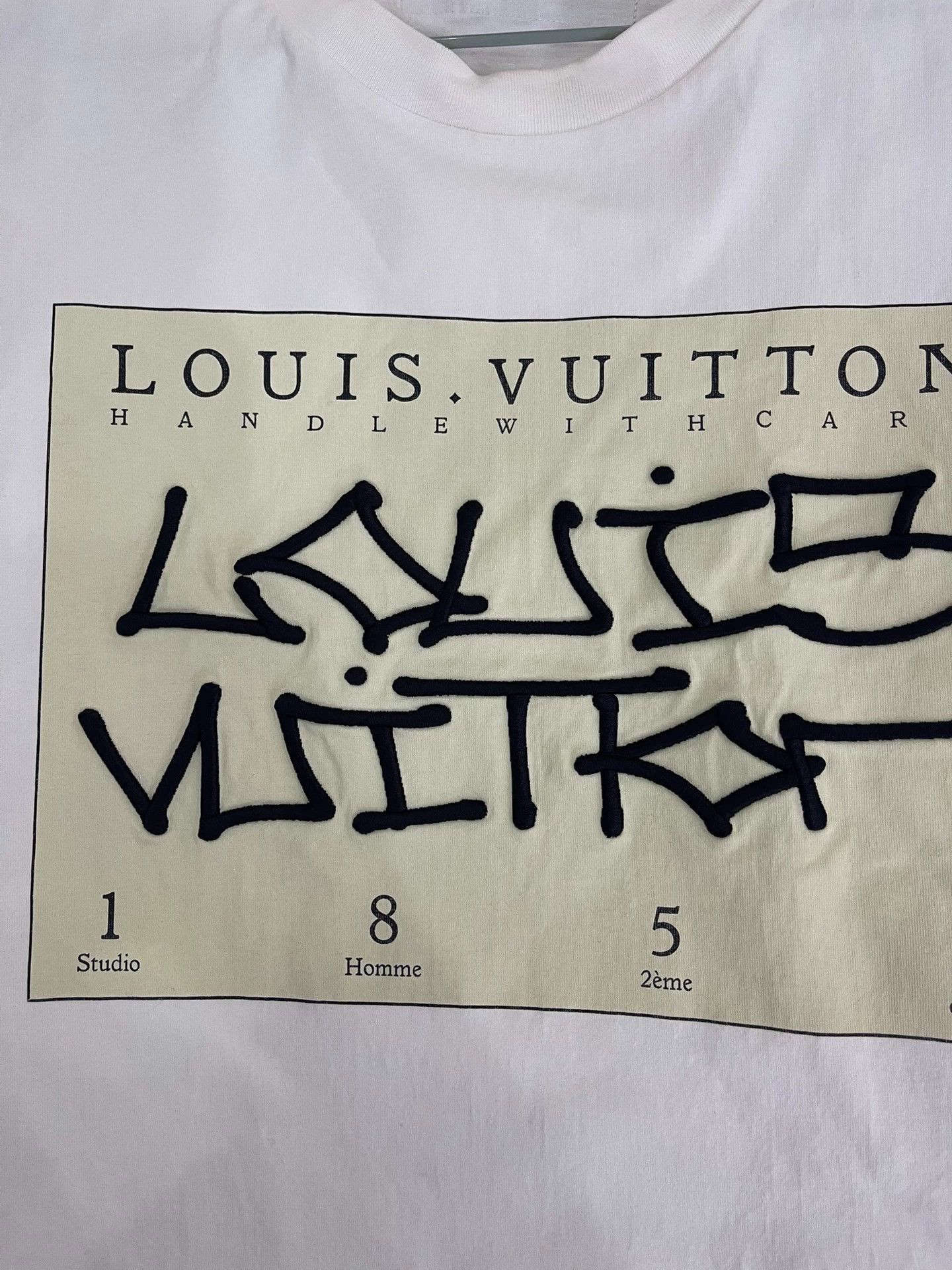 Louis Vuitton LV White XXL T-Shirt Embroidered Graffiti LV Logo Size US XXL / EU 58 / 5 - 3 Thumbnail