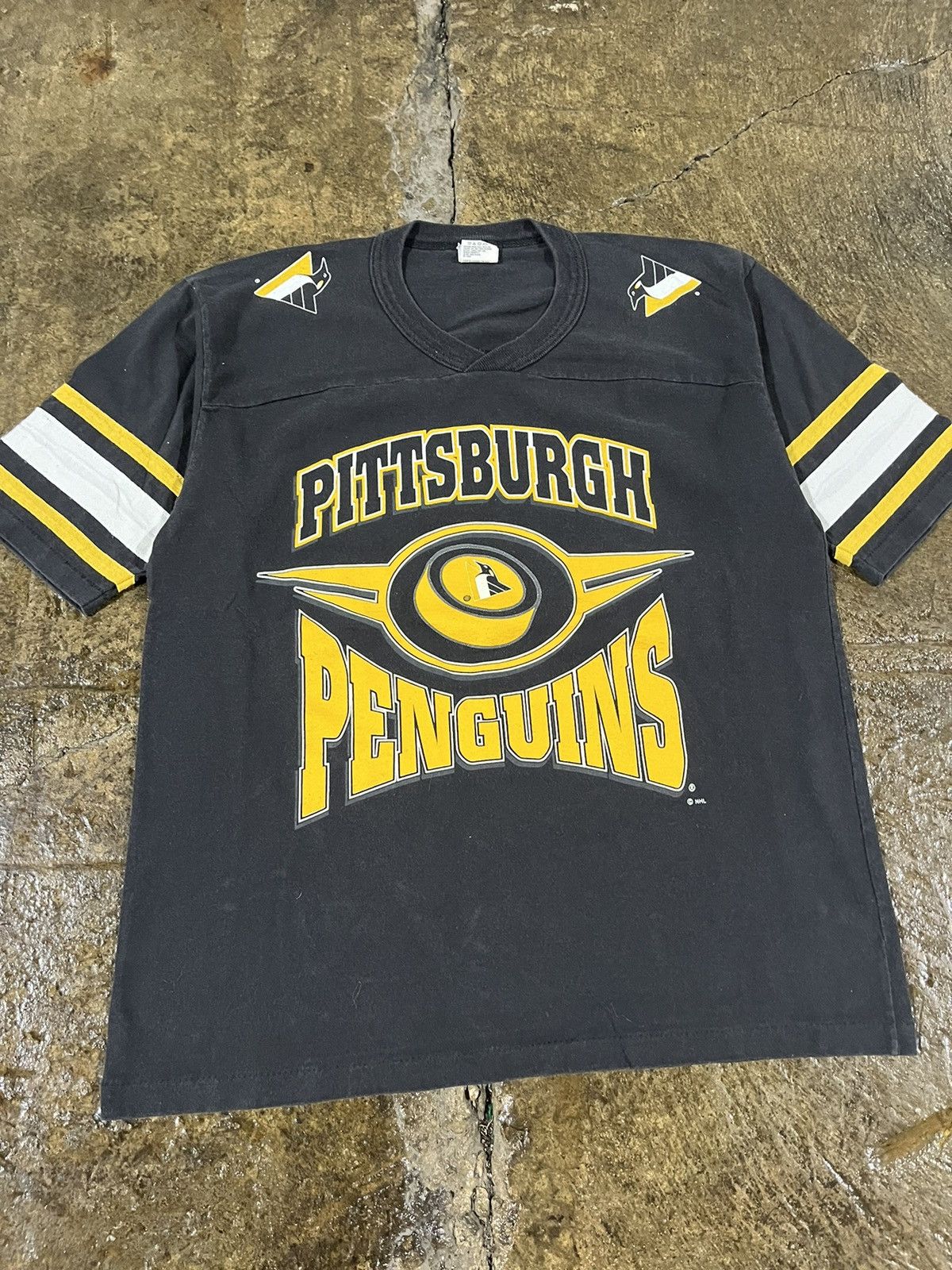NHL × Vintage Vintage 90s Pittsburgh Penguins NHL Hockey Jersey Shirt Size US S / EU 44-46 / 1 - 2 Thumbnail