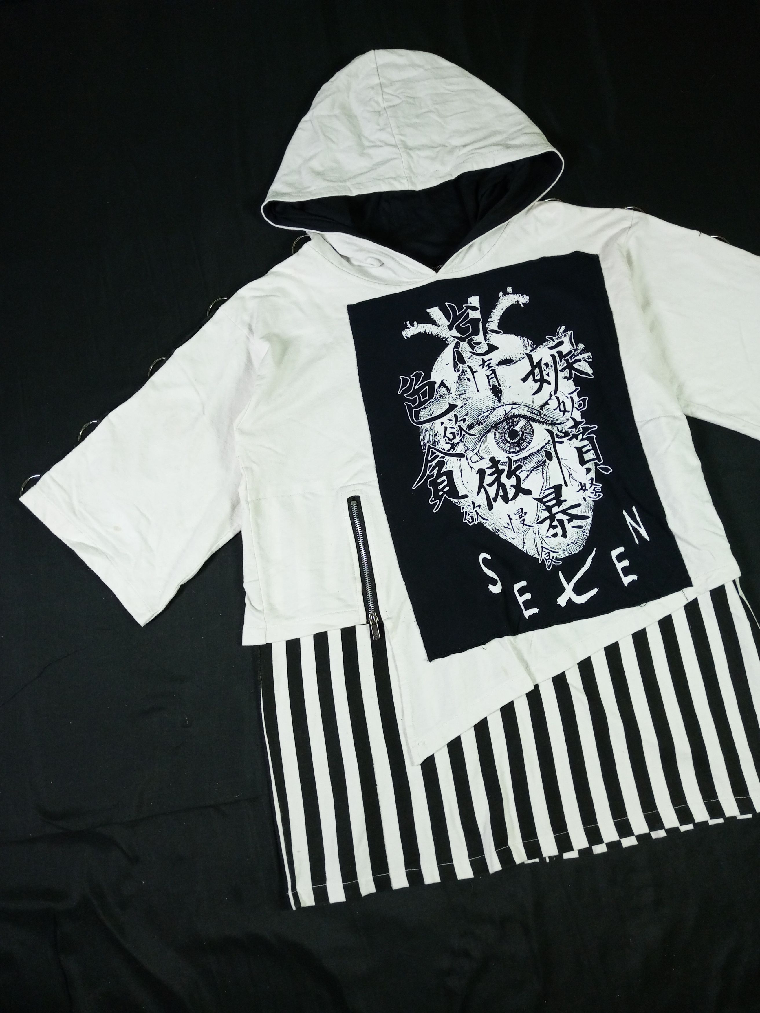 Japanese Brand Y2K Crazy Punk VKEI Style Japanese Hoodie One eye Riot Size US L / EU 52-54 / 3 - 3 Thumbnail