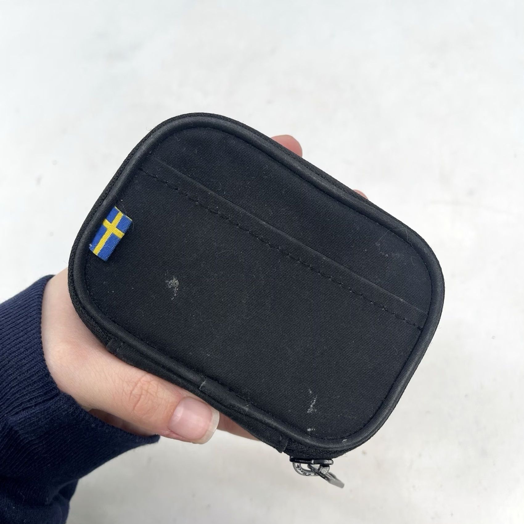 Changes FjallRaven Kanken Card Wallet Black Zip Around Change Bag Good Condition Unisex Wallet Size ONE SIZE - 2 Thumbnail