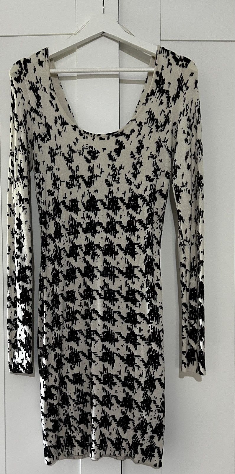 Guess GUESS black and white pattern long sleeve dress Size L / US 10 / IT 46 - 2 Thumbnail