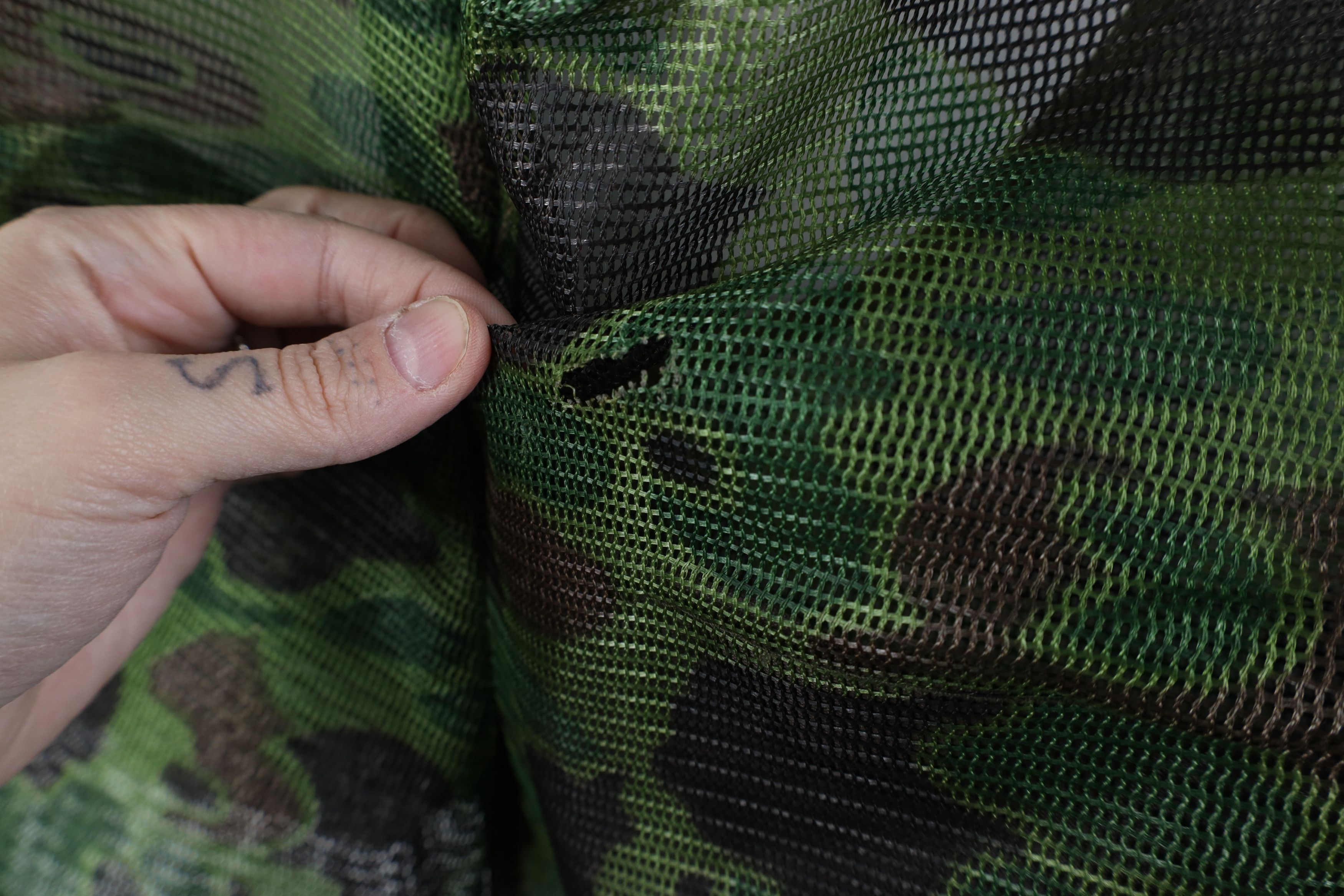 Vintage Vintage 70s Streetwear Camouflage Mesh Hunting Vest Jacket Size US L / EU 52-54 / 3 - 9 Thumbnail