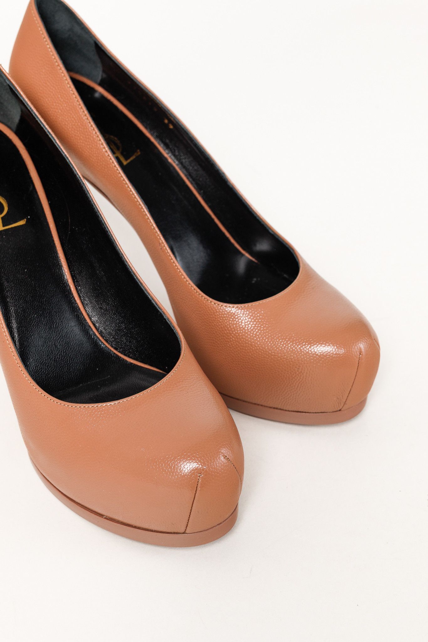 Saint Laurent Paris Saint Laurent Nude Beige Stingray-Stamped Leather Pumps Size US 8.5 / IT 38.5 - 6 Thumbnail
